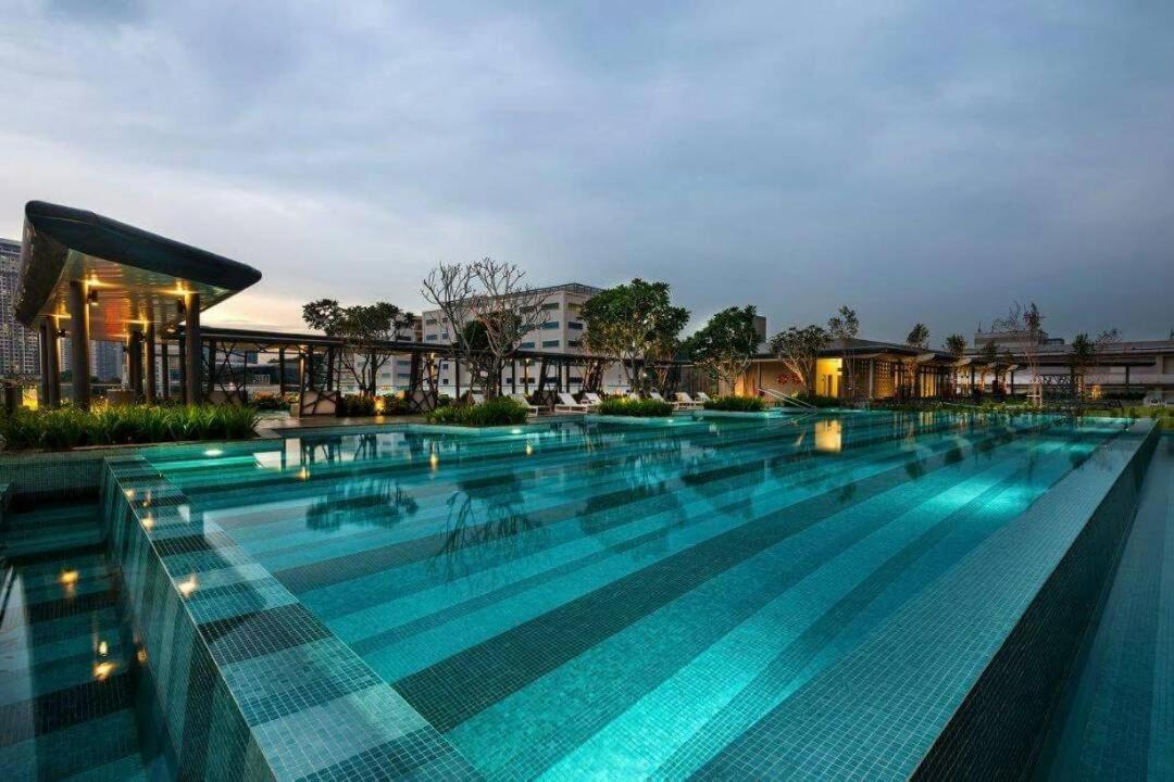 Hid SOHO at KANVAS WiFi Netflix KLIA photo 3