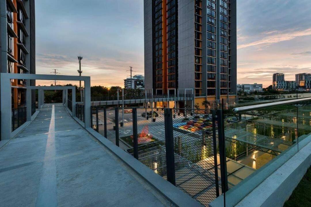 Hid SOHO at KANVAS WiFi Netflix KLIA photo 4