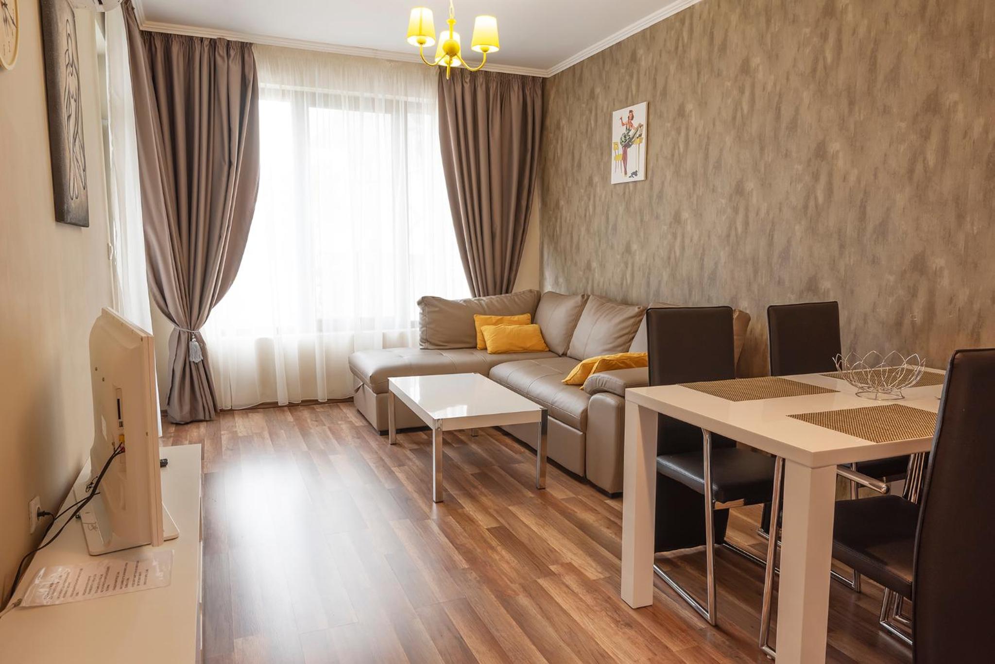 Green Paradise Deluxe Apartments
