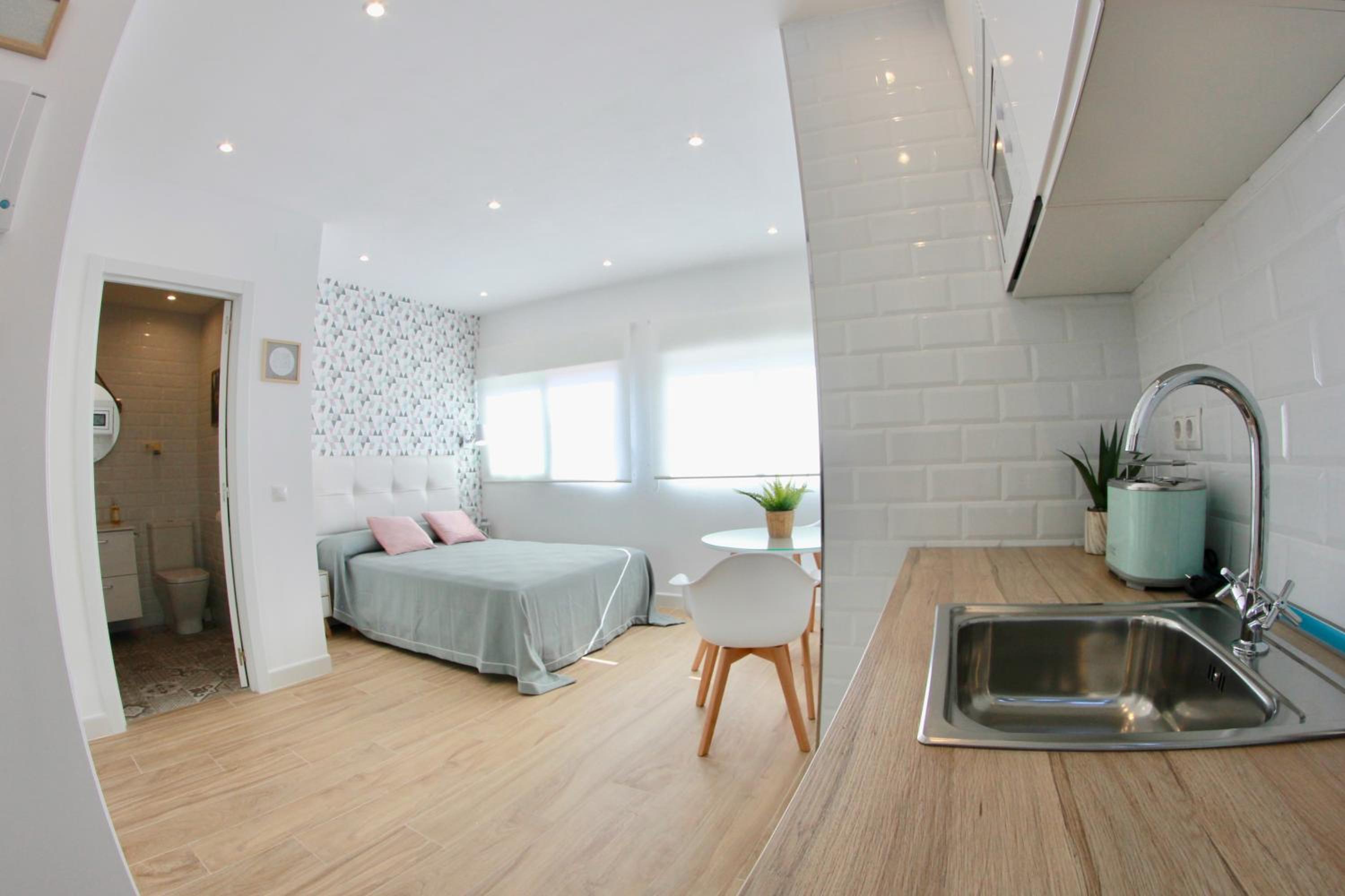 New Central Studio Torremolinos view 5