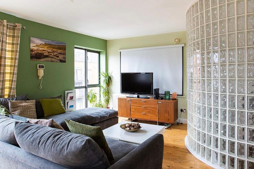 Spacious Belfast City Centre Duplex Apartment view 5