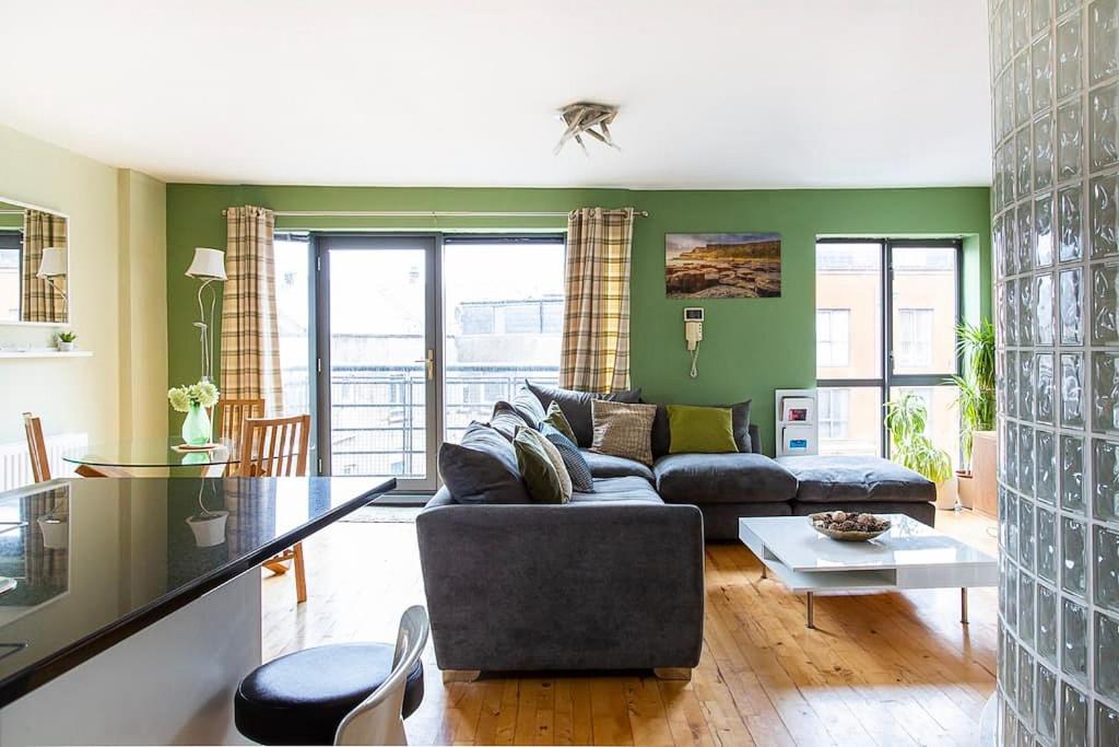 Spacious Belfast City Centre Duplex Apartment view 3