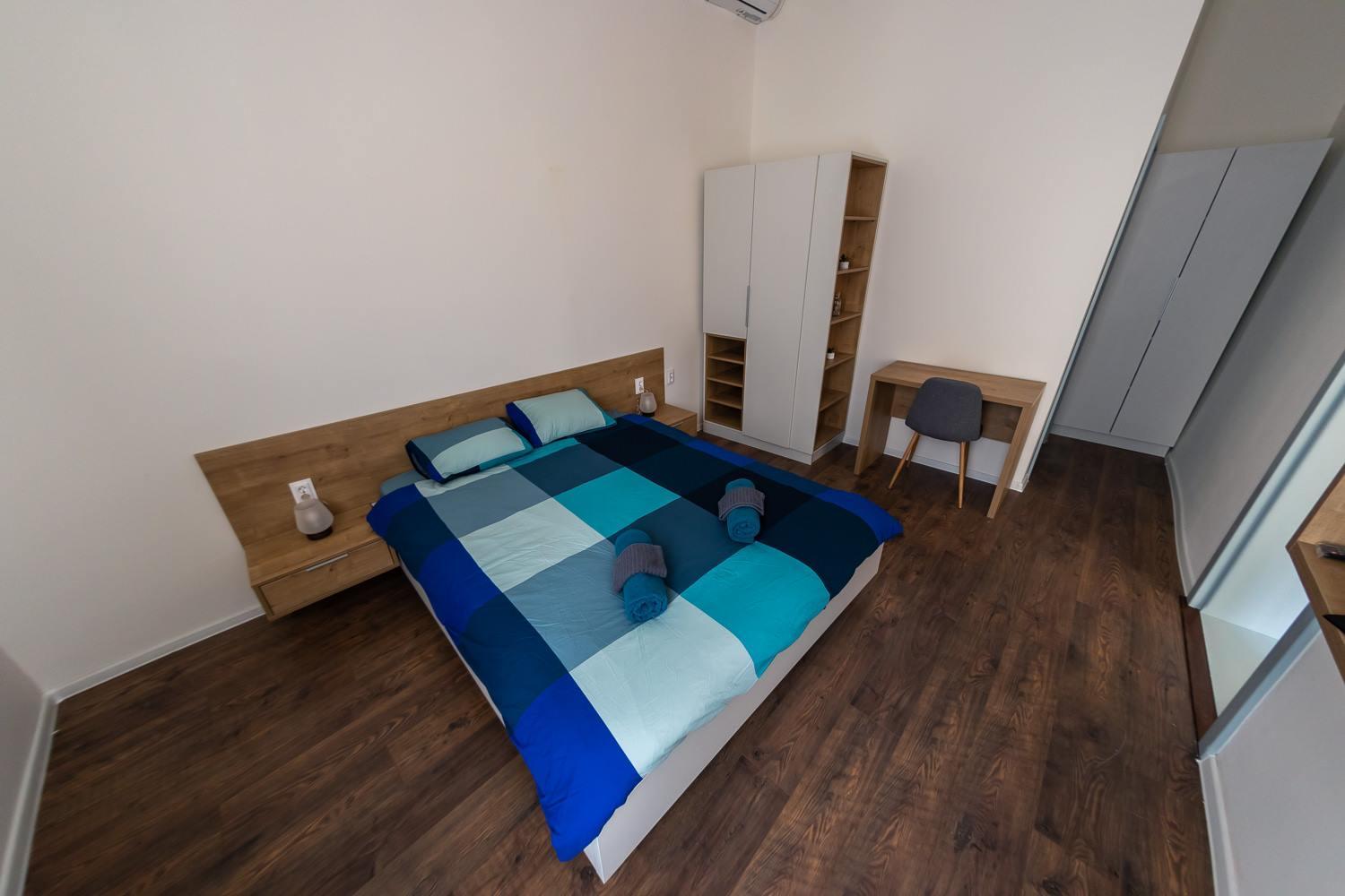 Central Luxury 4B view 5