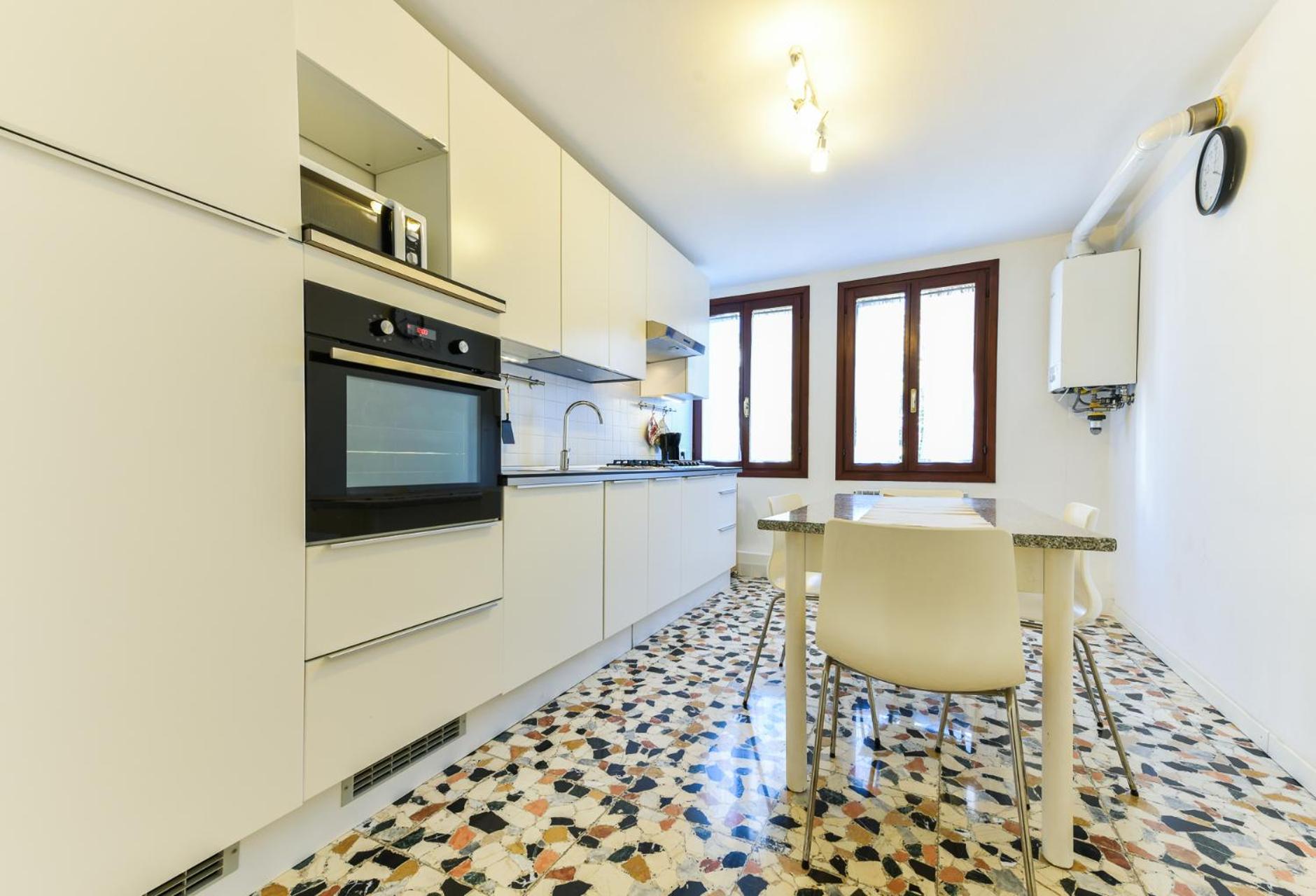 Mimosa Apartment