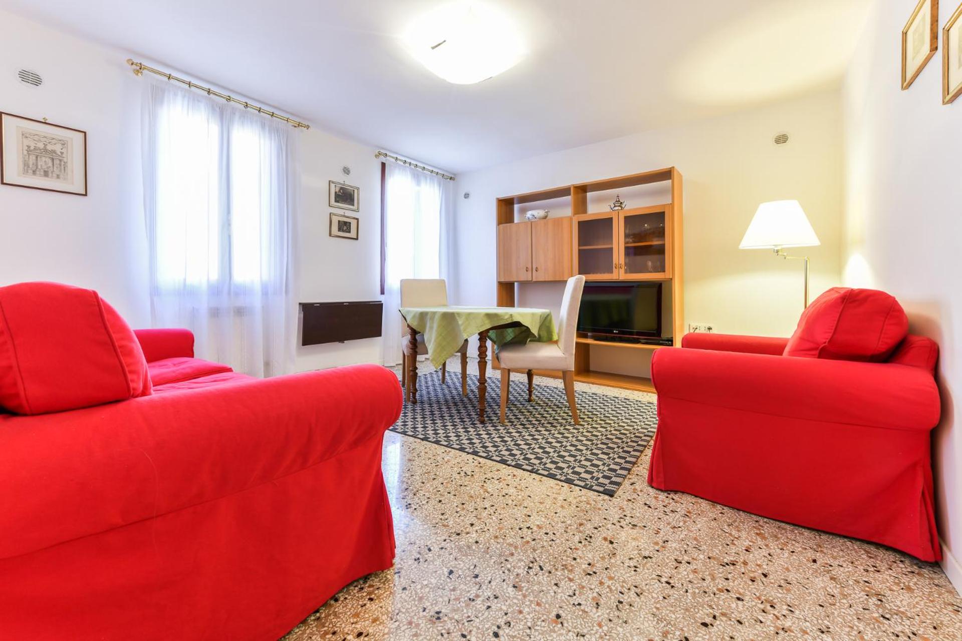 Mimosa Apartment