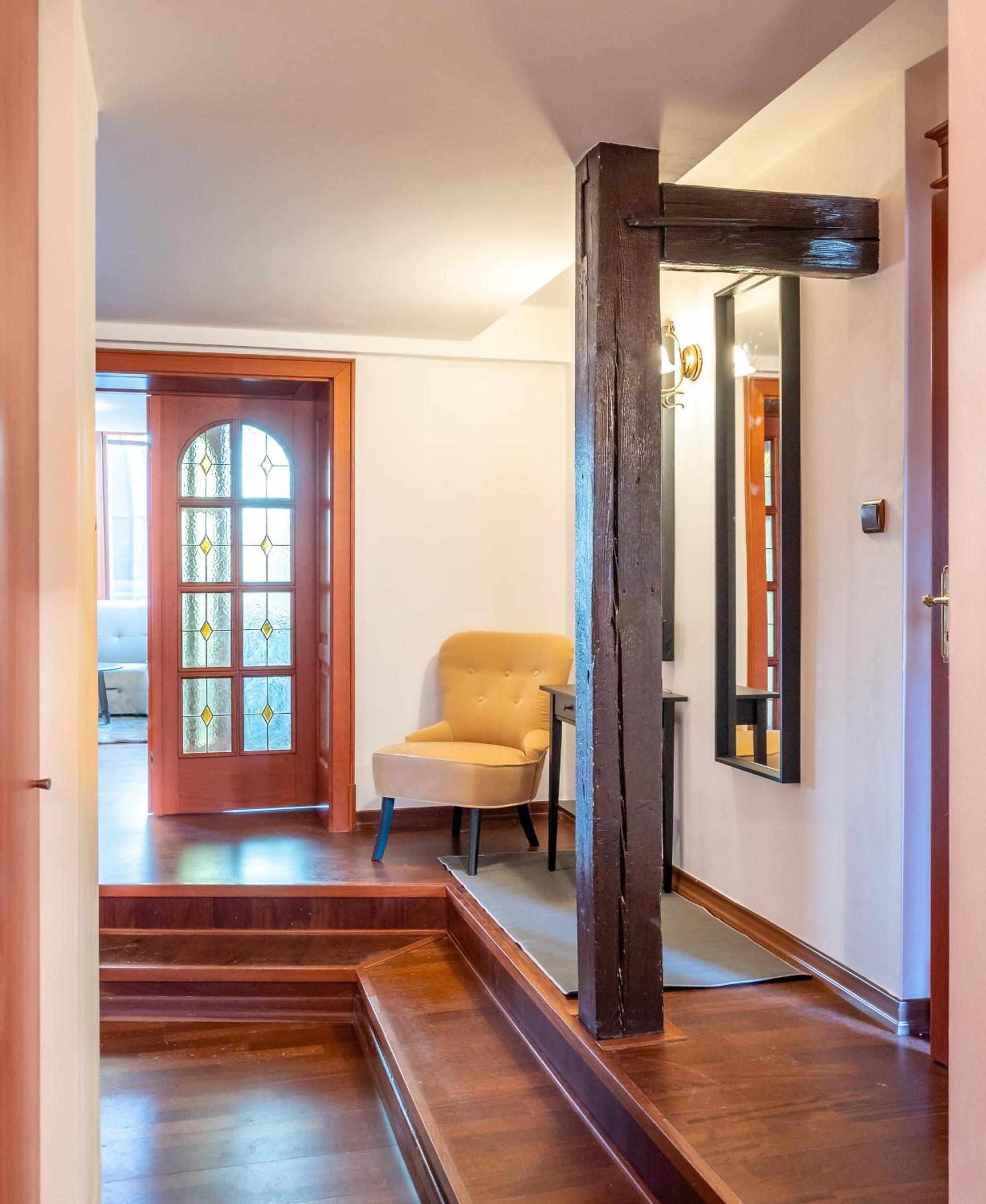 5BR 2BATH Masarykovo nábřeží apartment