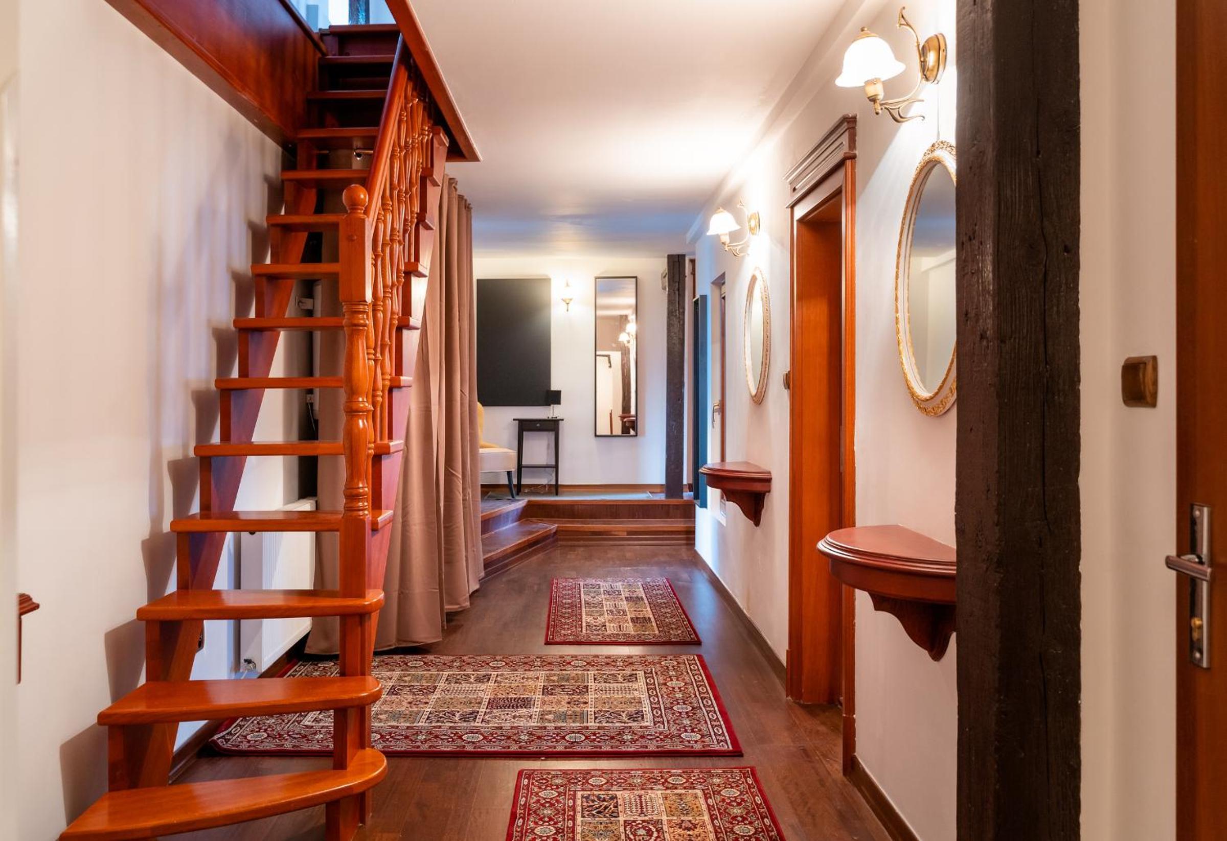 5BR 2BATH Masarykovo nábřeží apartment