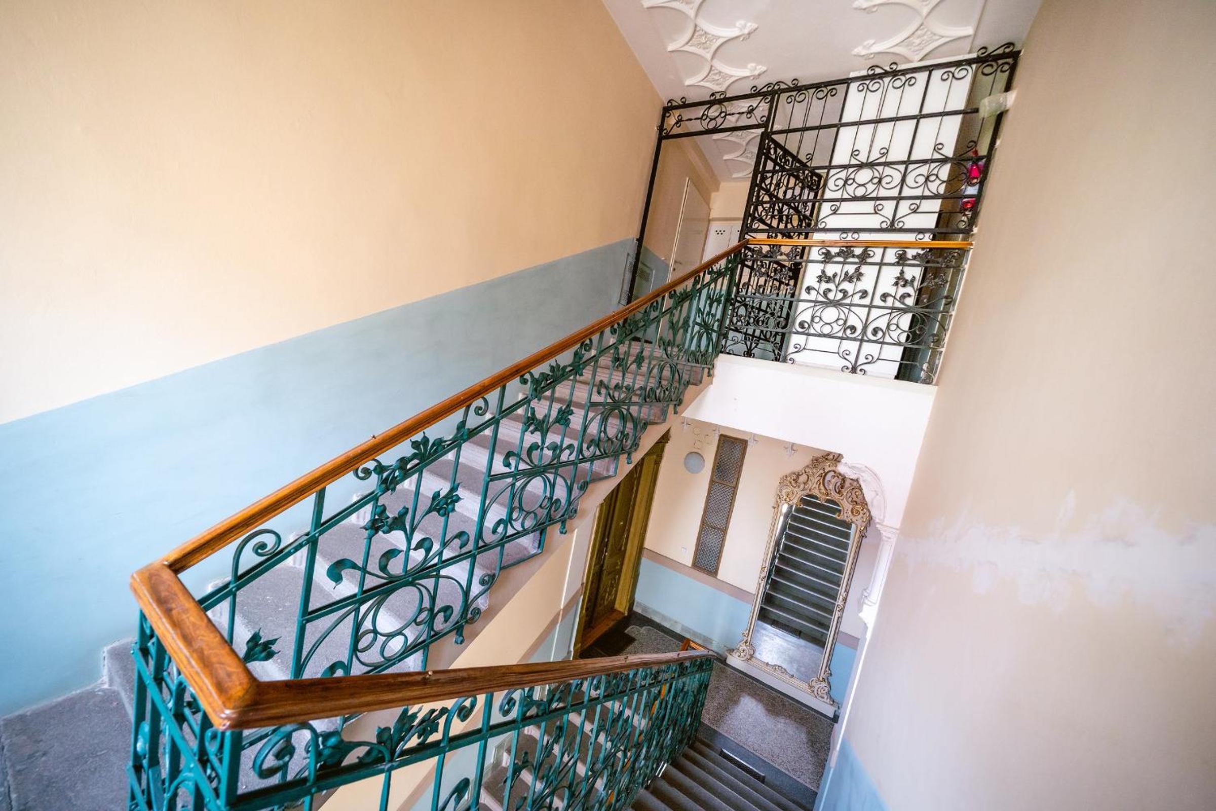 5BR 2BATH Masarykovo nábřeží apartment