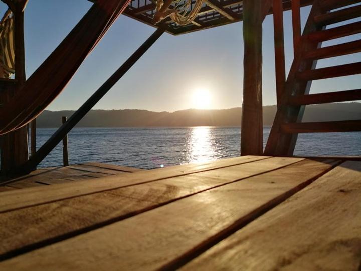 Captain Morgan Hostel Lake Coatepeque