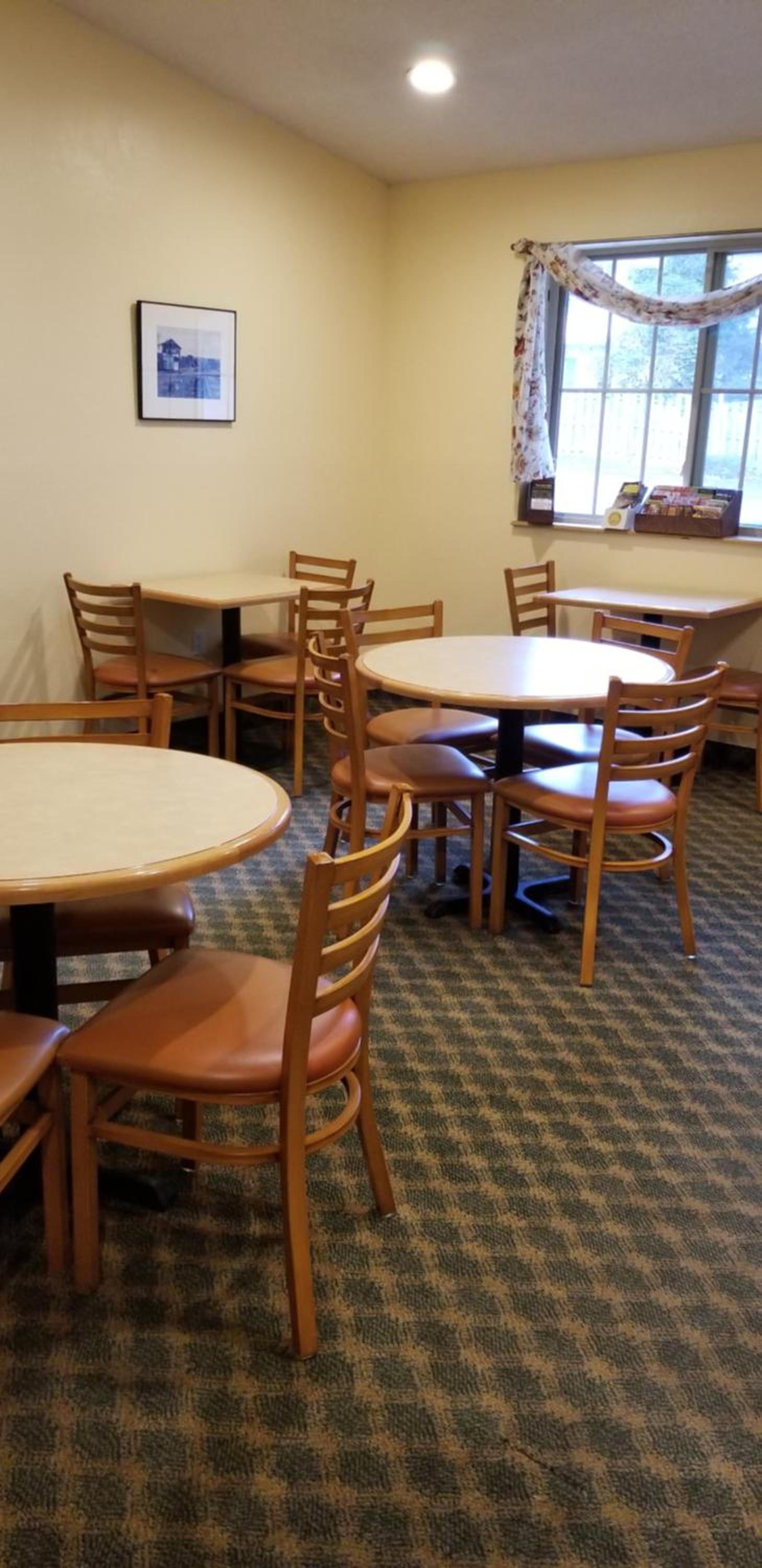 Super 8 by Wyndham East Stroudsburg - Poconos