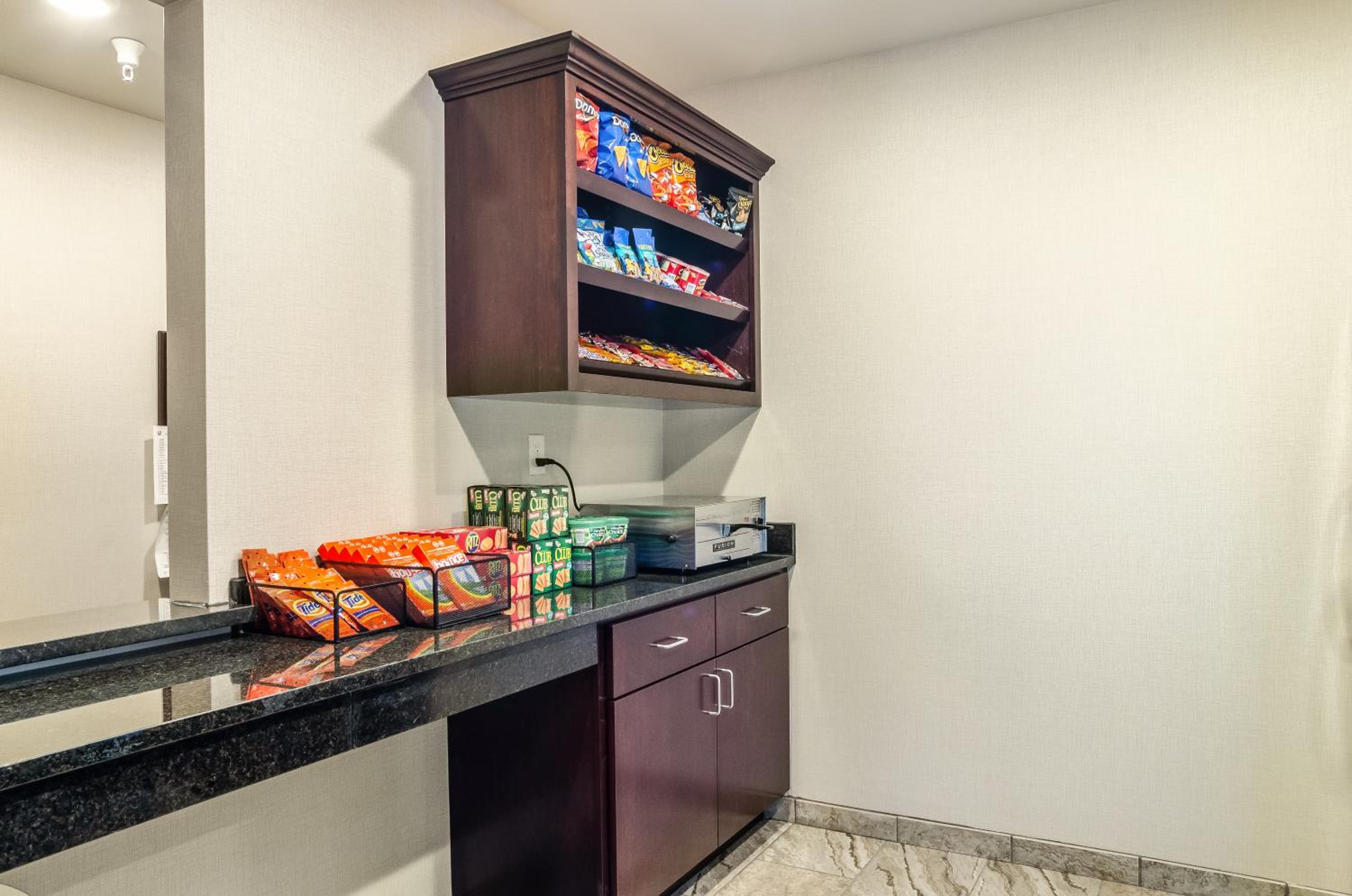 Cobblestone Inn & Suites - Bridgeport