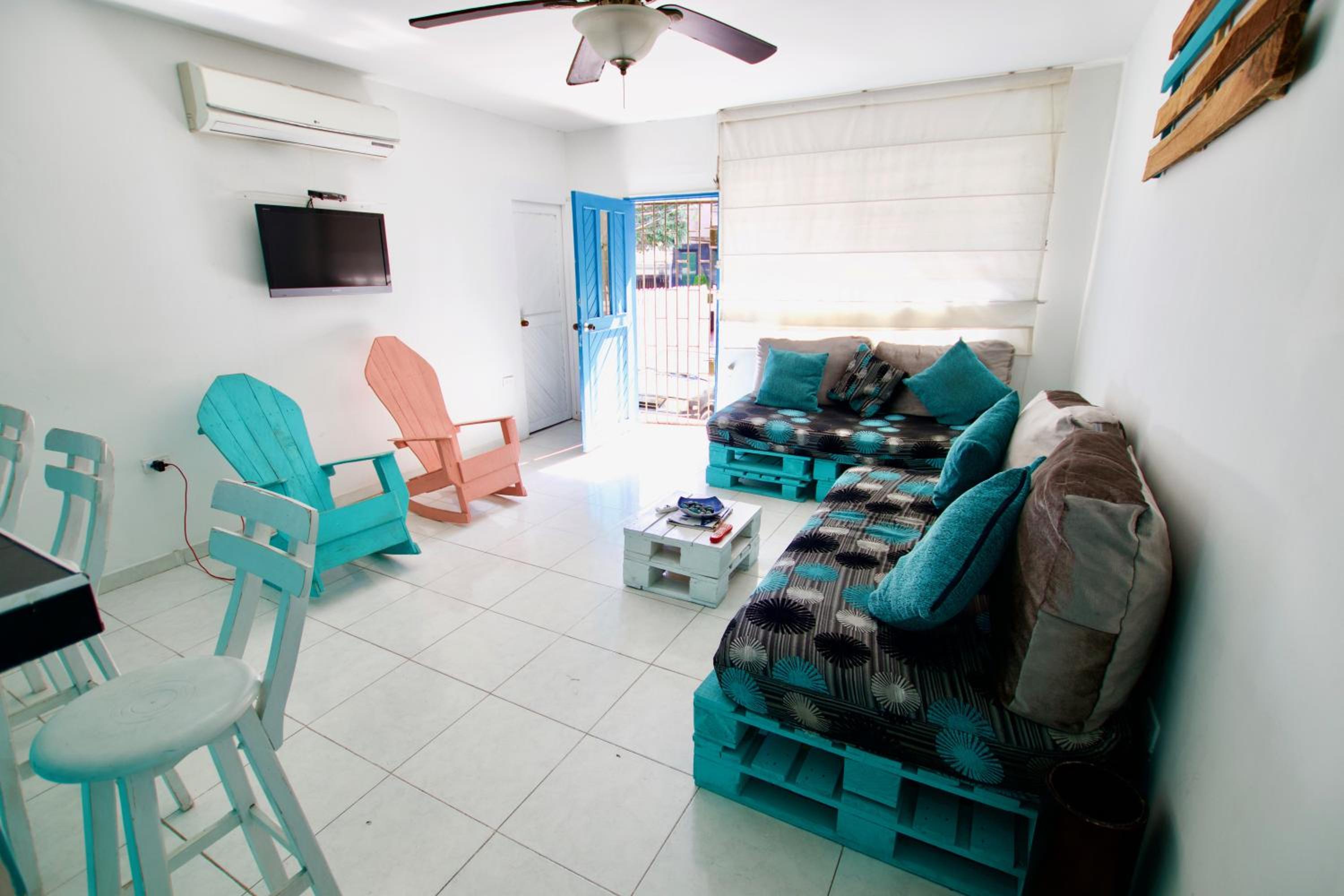 QuillaHost Tropical Apartment