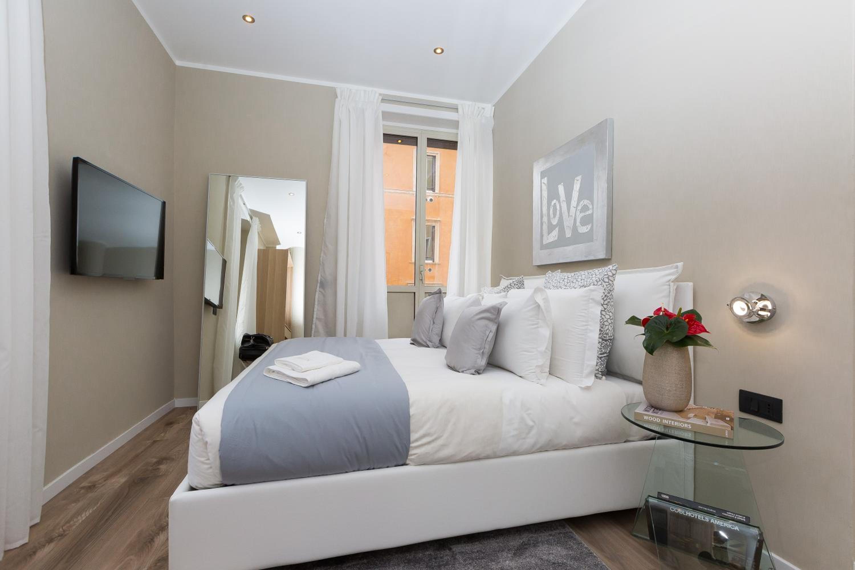 126 Gracchi Suites