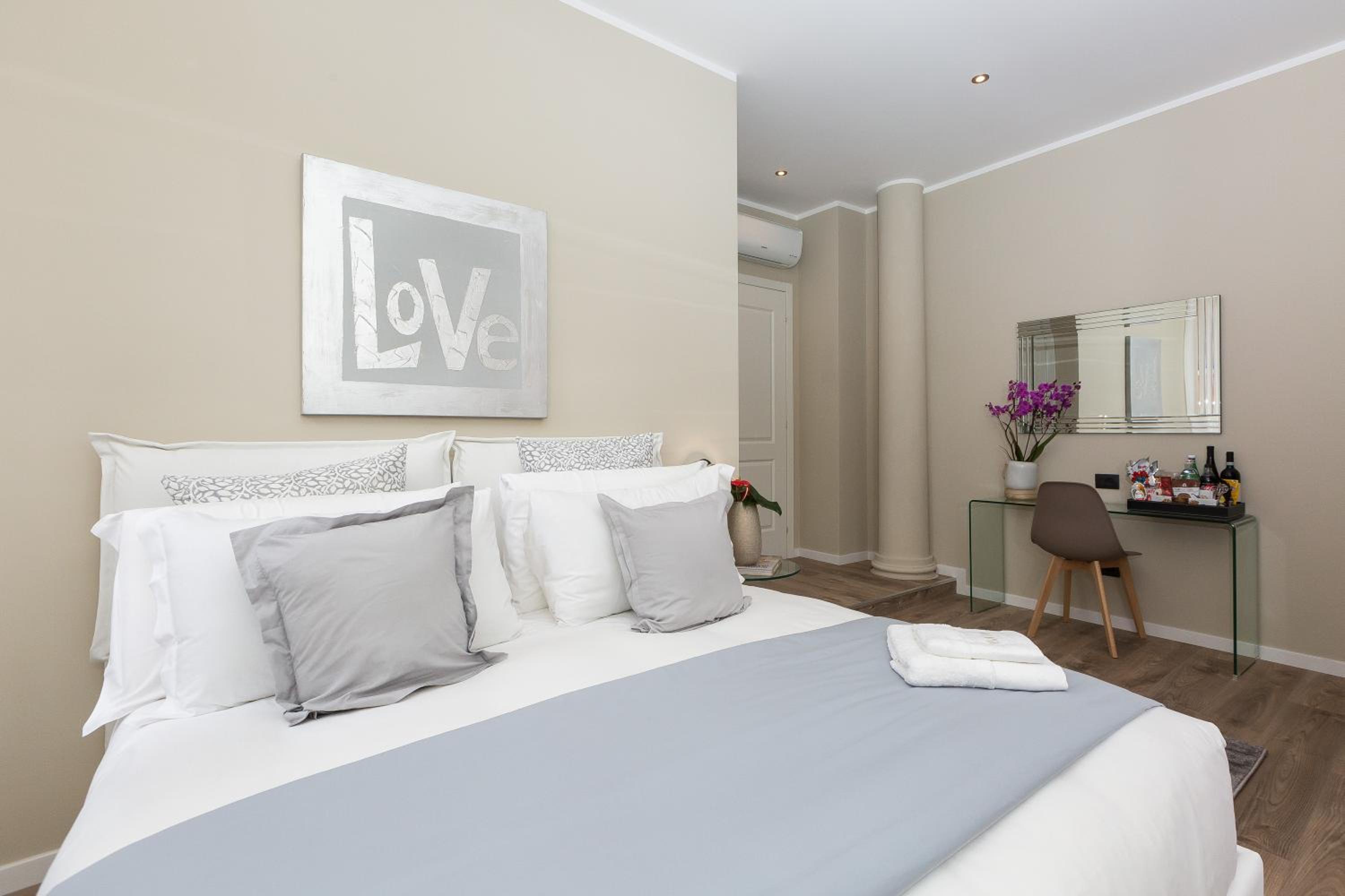 126 Gracchi Suites