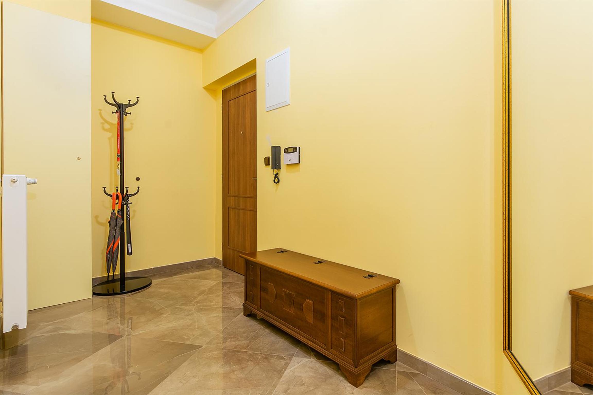 In Heart of Prague - 2BR 2BA Elegant Downtown Apt
