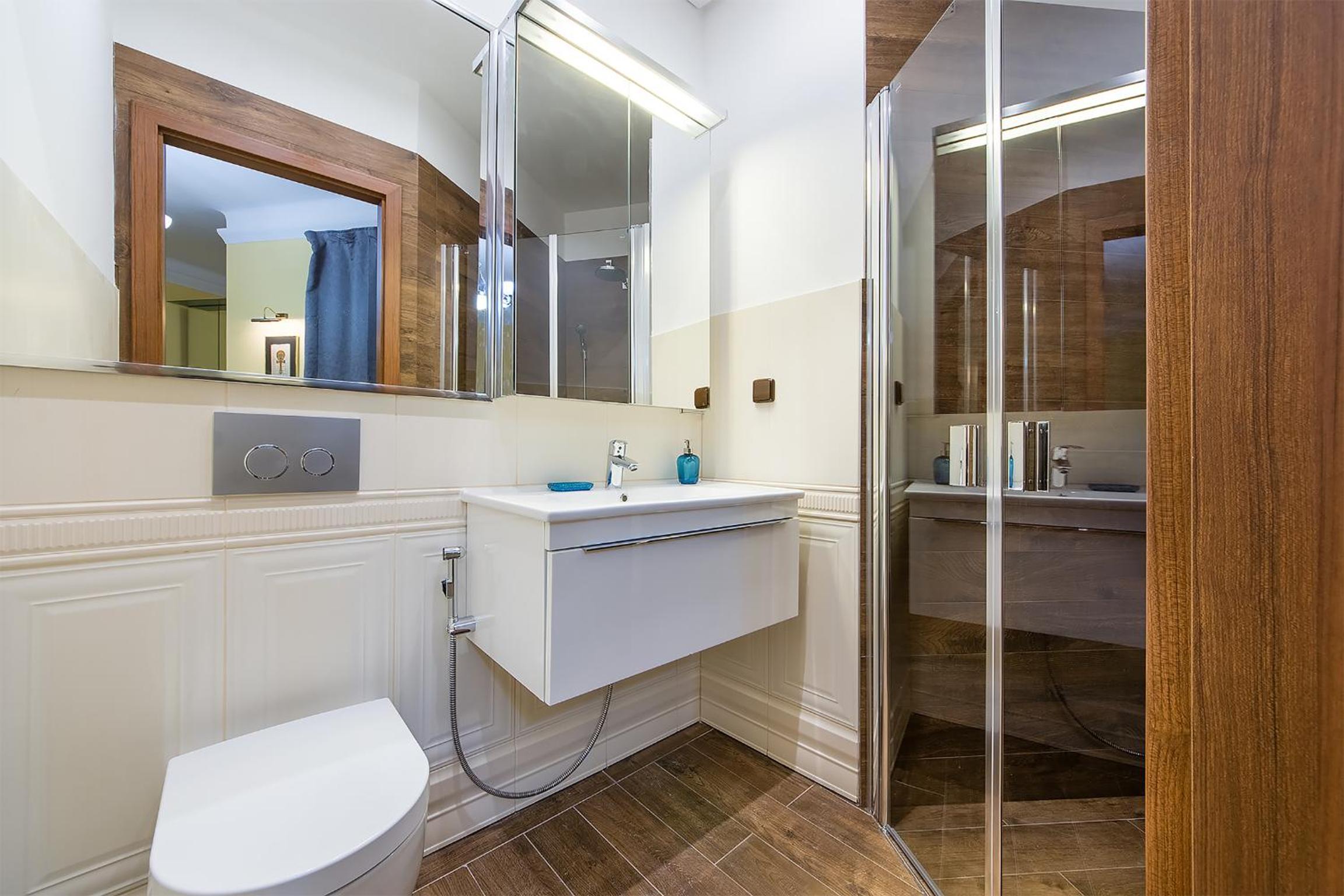 In Heart of Prague - 2BR 2BA Elegant Downtown Apt