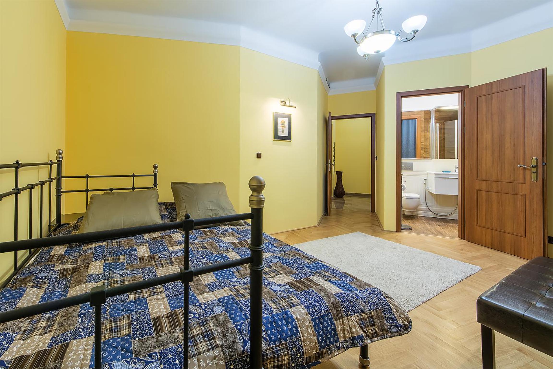 In Heart of Prague - 2BR 2BA Elegant Downtown Apt