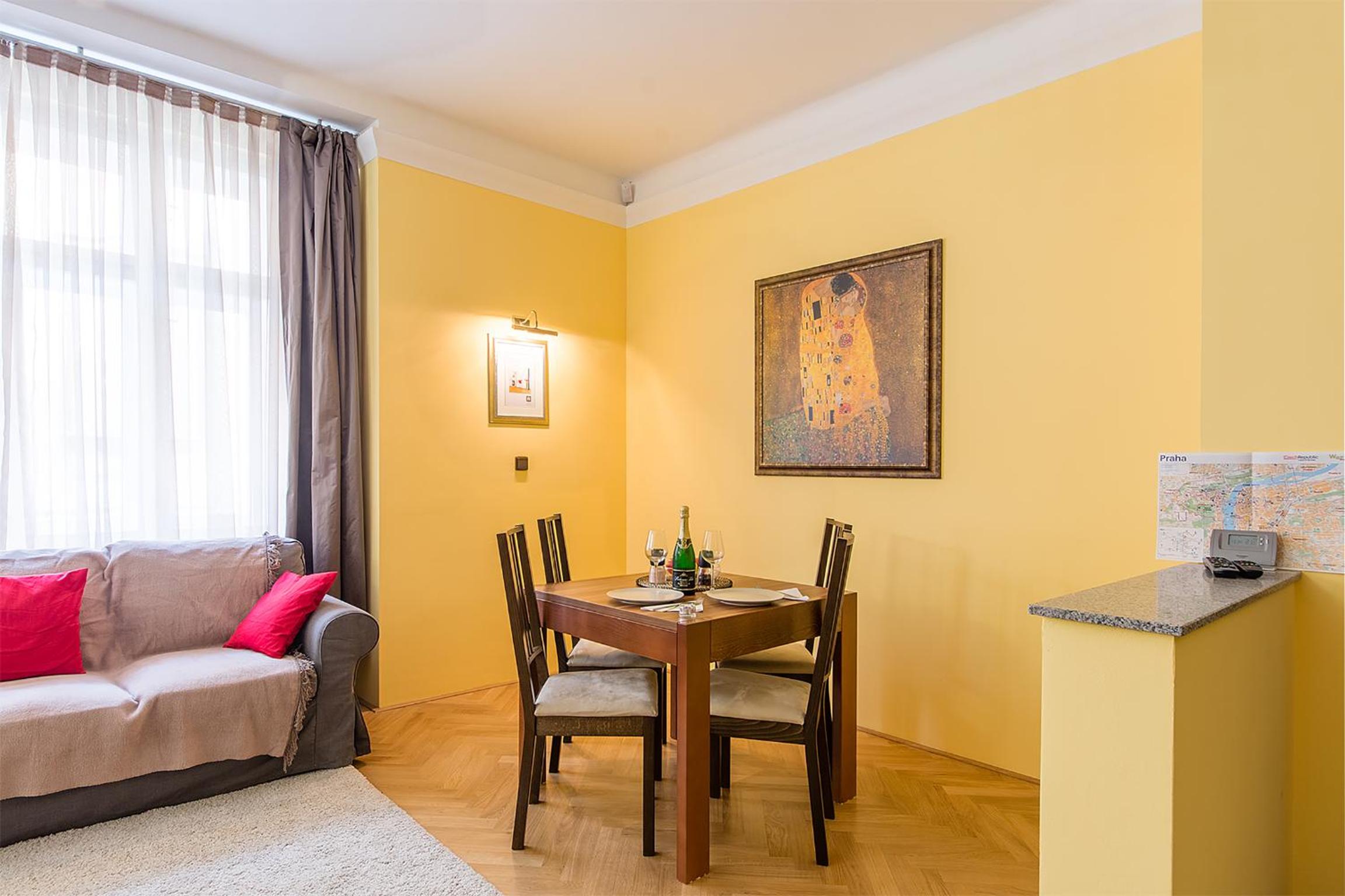 In Heart of Prague - 2BR 2BA Elegant Downtown Apt