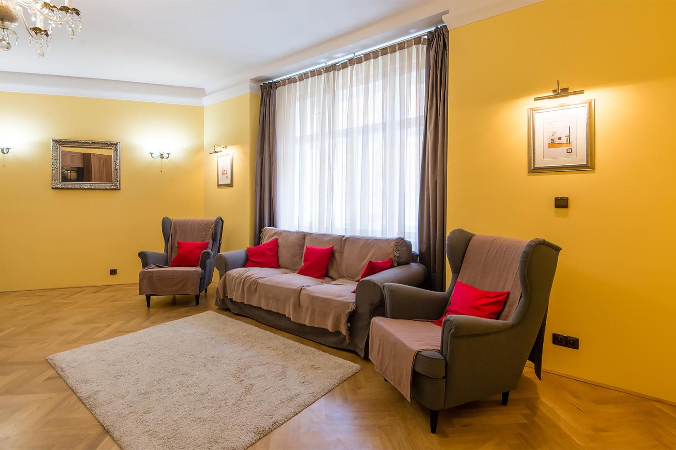 In Heart of Prague - 2BR 2BA Elegant Downtown Apt