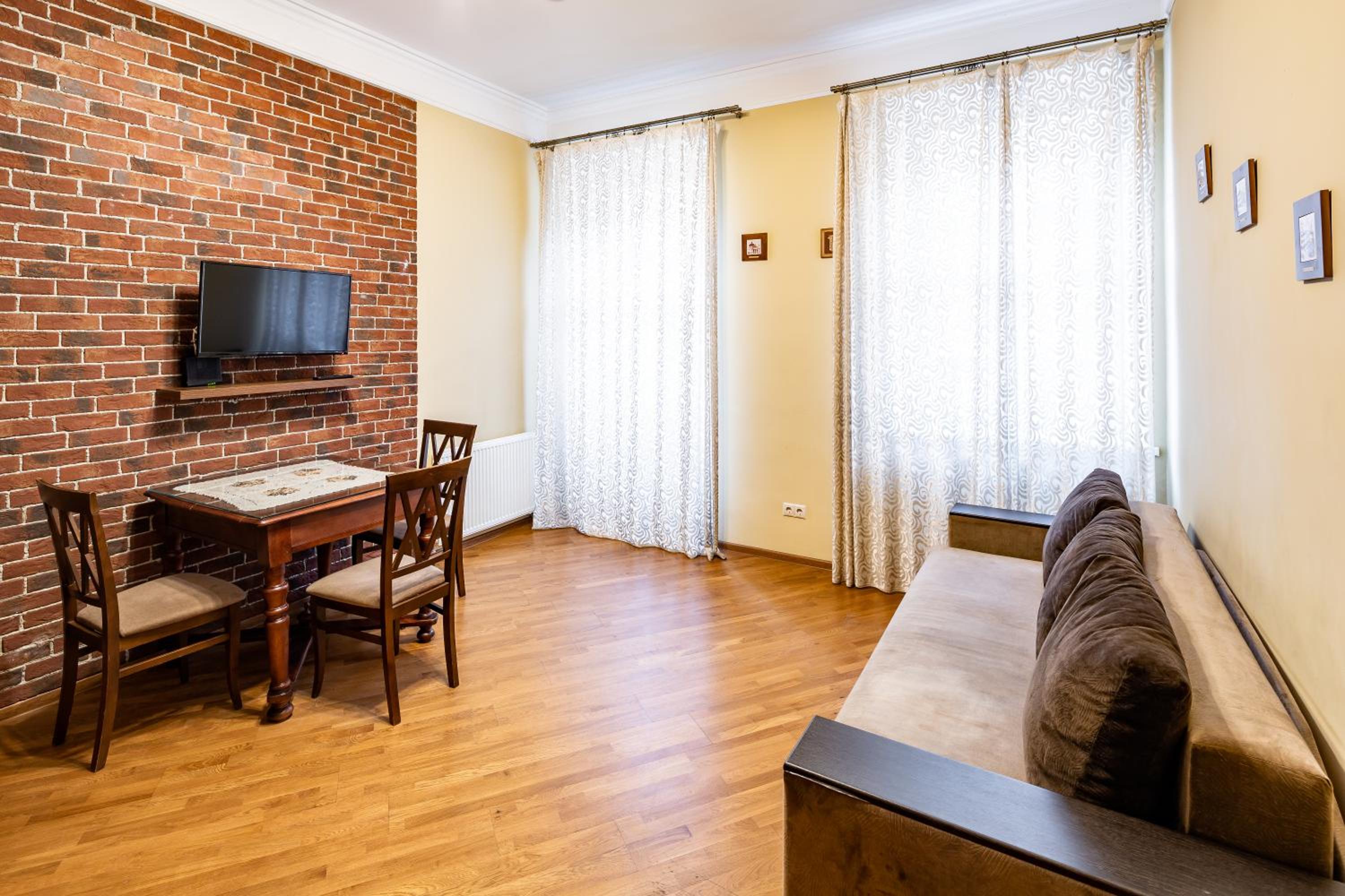 13 Franka Apartment 1 view 2