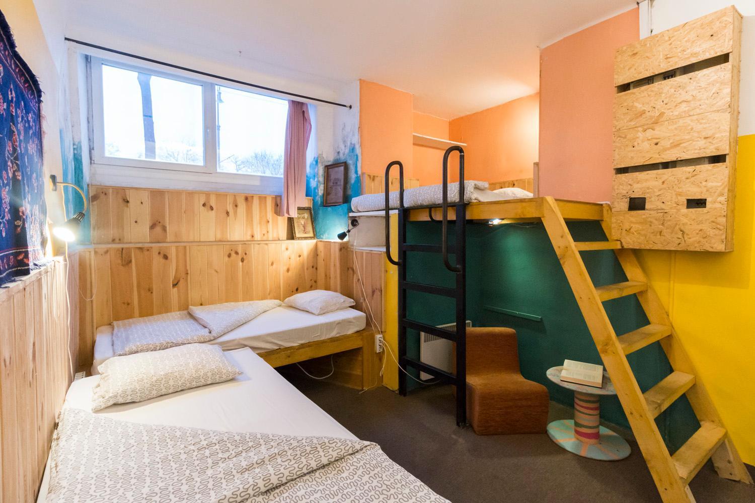 Baroque Hostel & Coworking