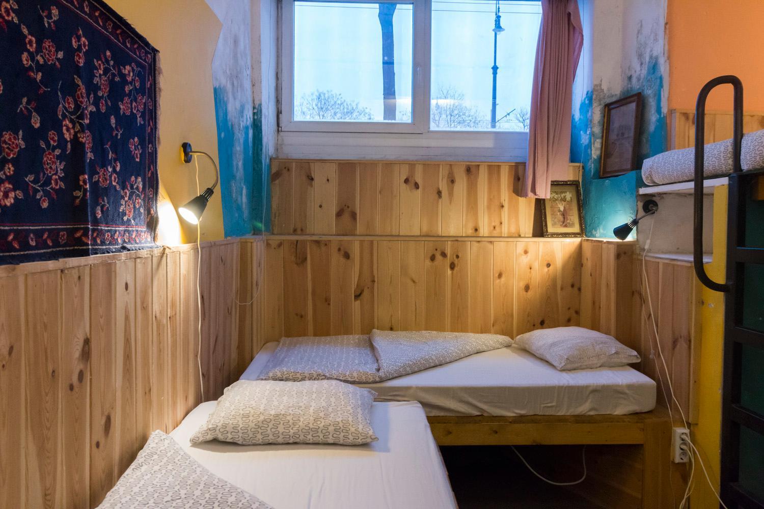 Baroque Hostel & Coworking