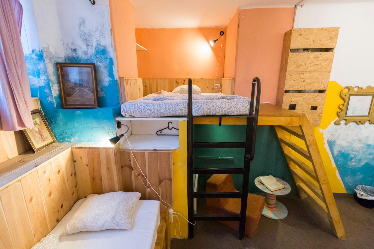 Baroque Hostel & Coworking