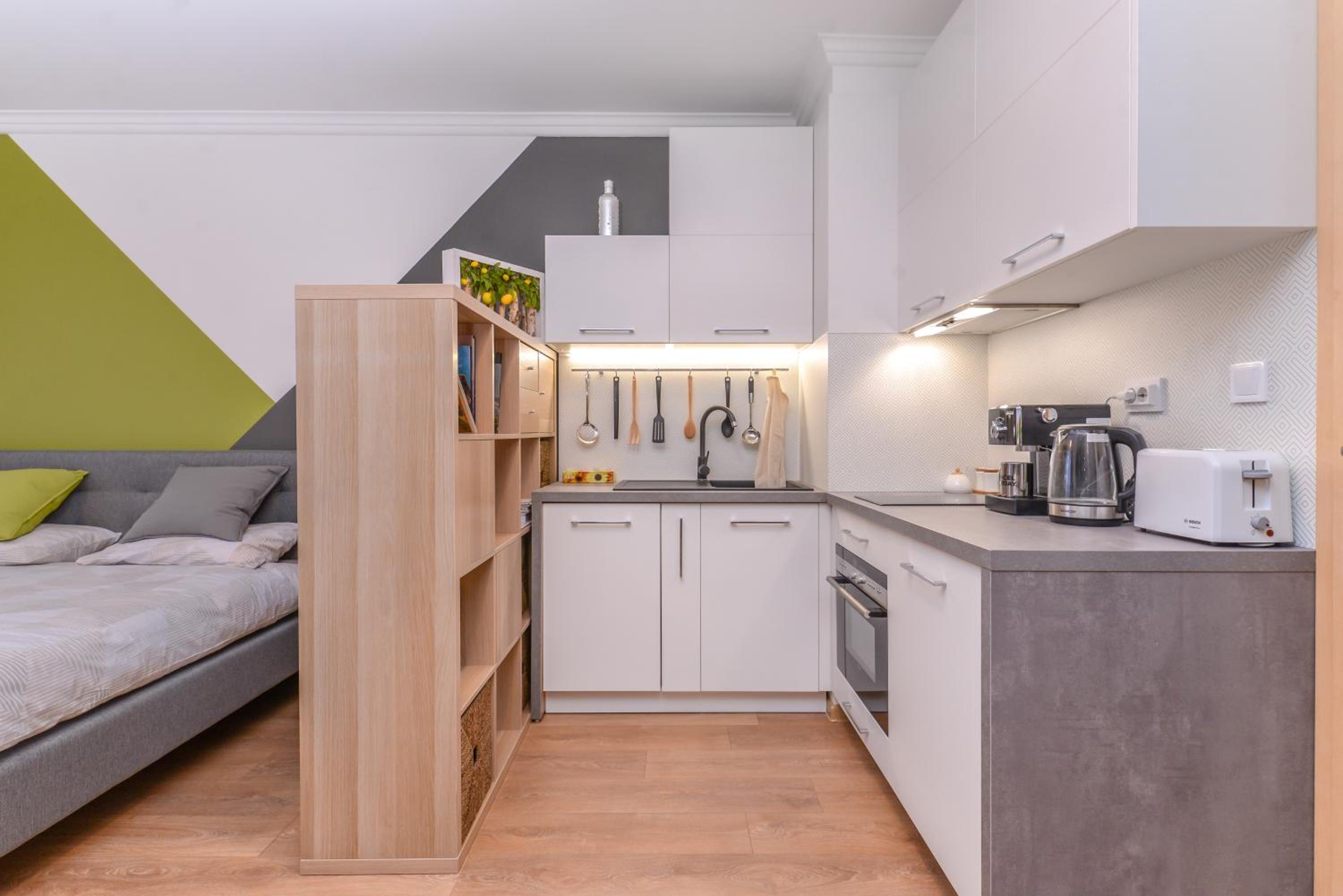 The Spot - fully equipped, central, modern studio by Flat Mаnager