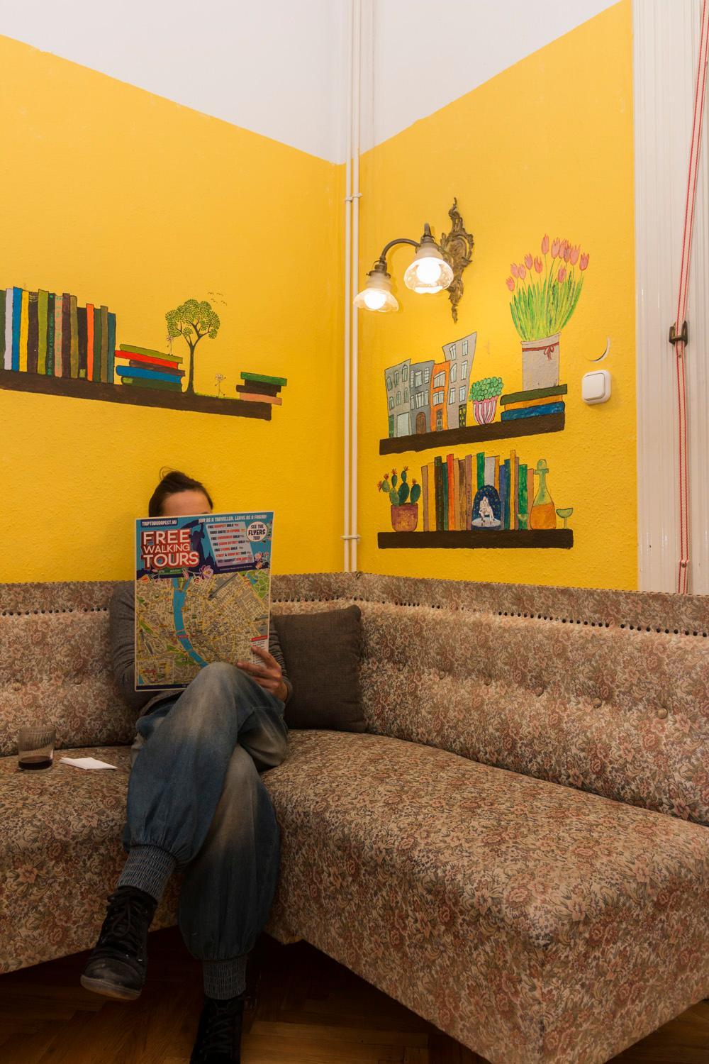 Baroque Hostel & Coworking