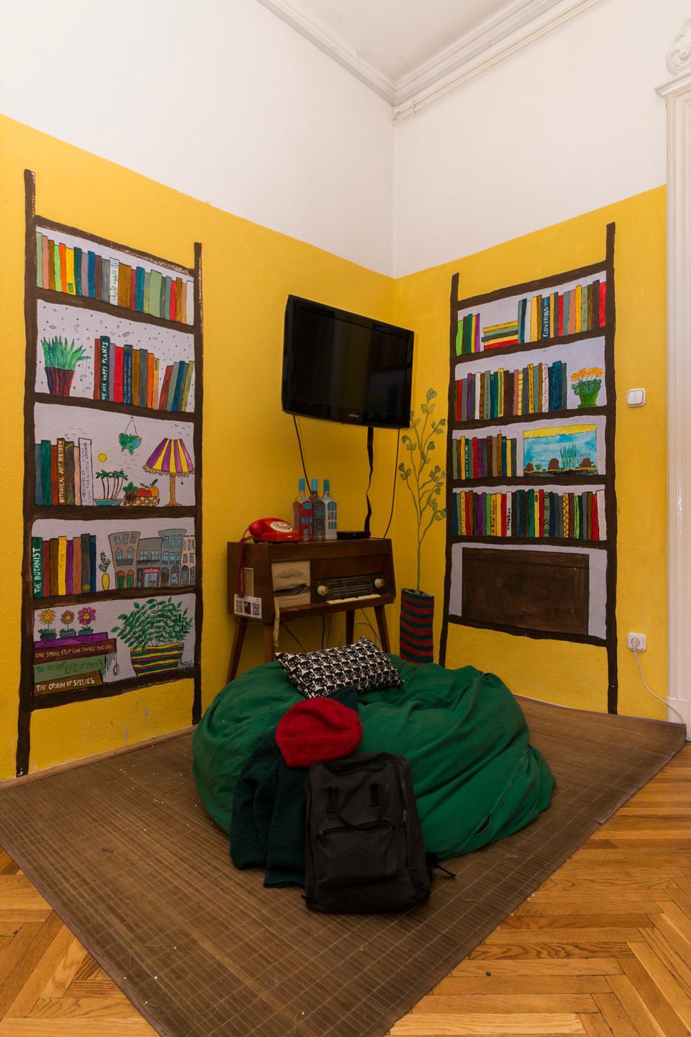 Baroque Hostel & Coworking