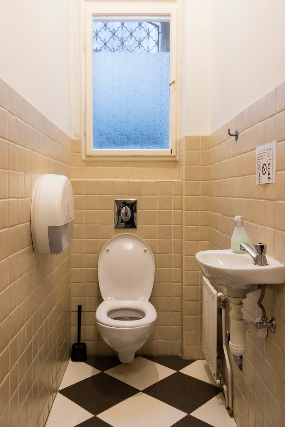 Baroque Hostel & Coworking