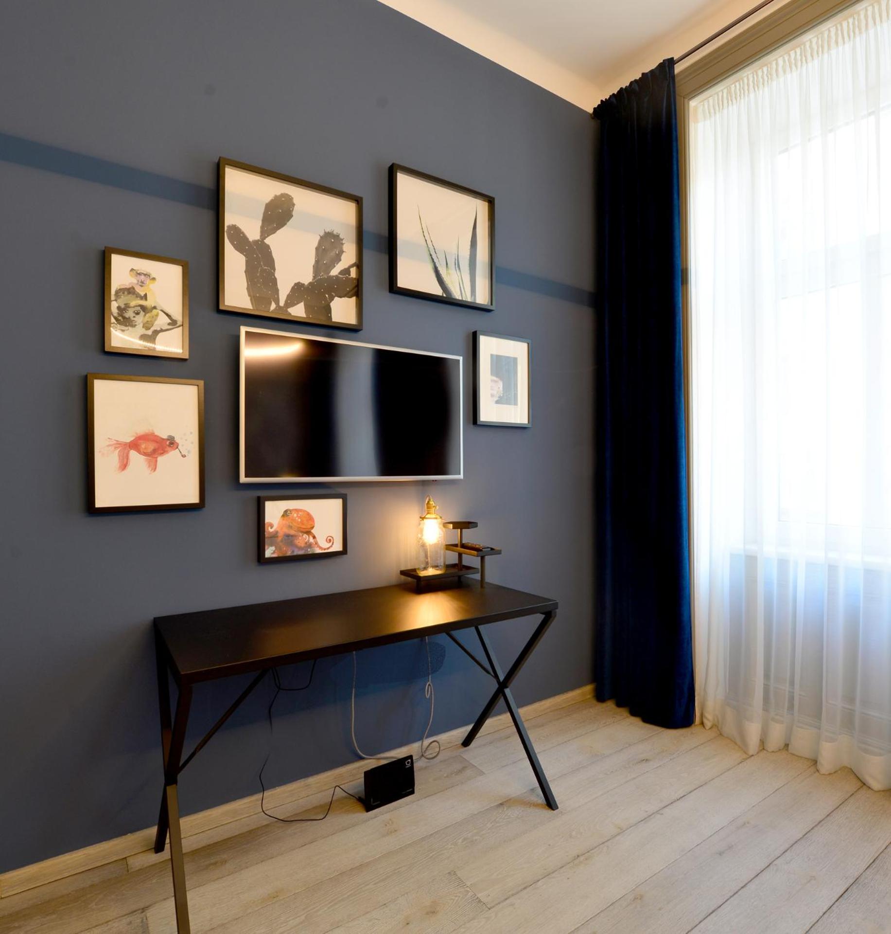 Chic And Modern In Hip Area