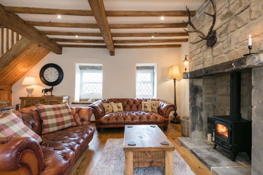 Stunning Blackberry Cottage with Log Burner - located on Haworth Main Street view 5