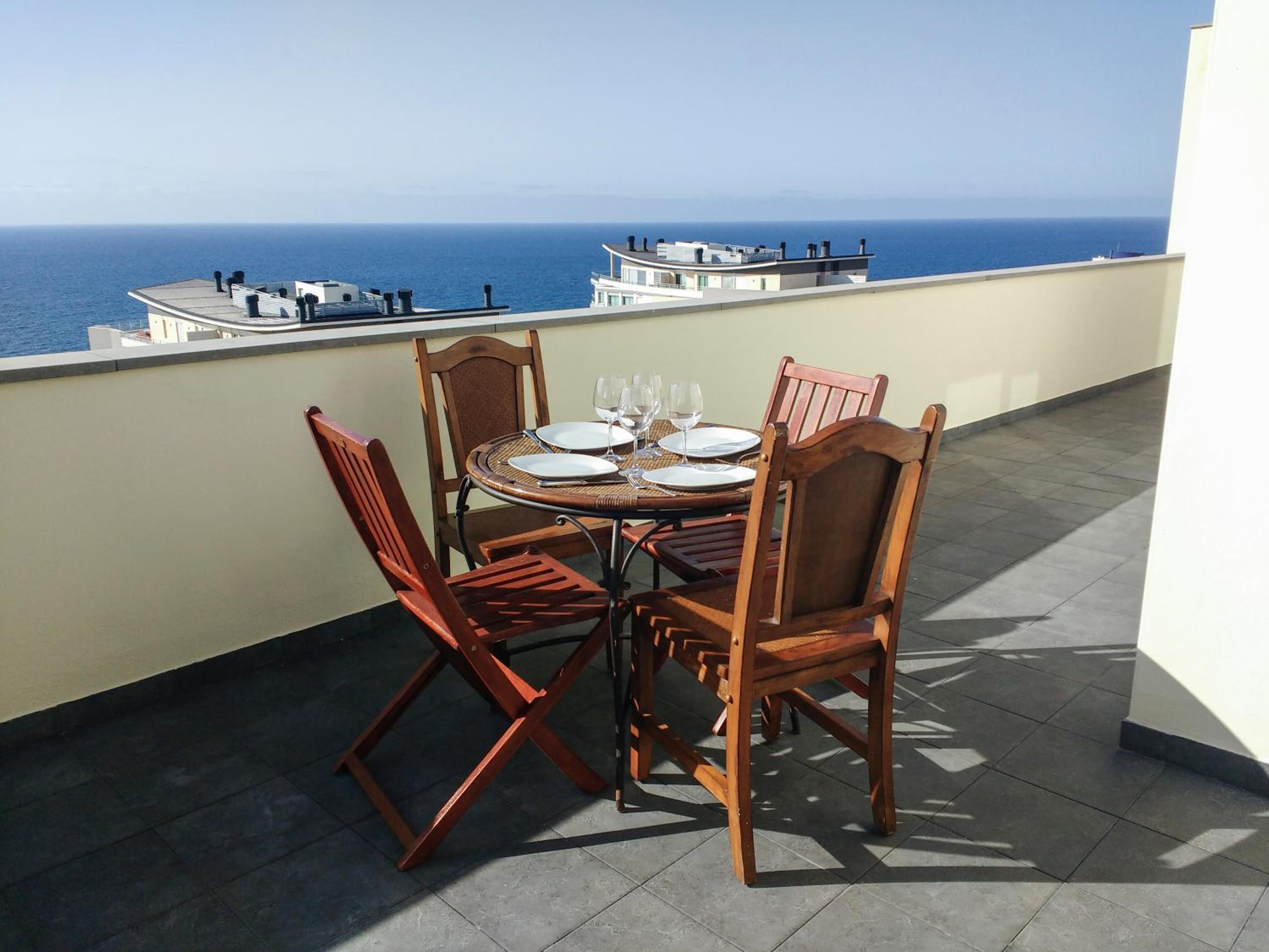 Two Bedroom Apartment with Balcony and Gorgeous view over the Atlantic view 2