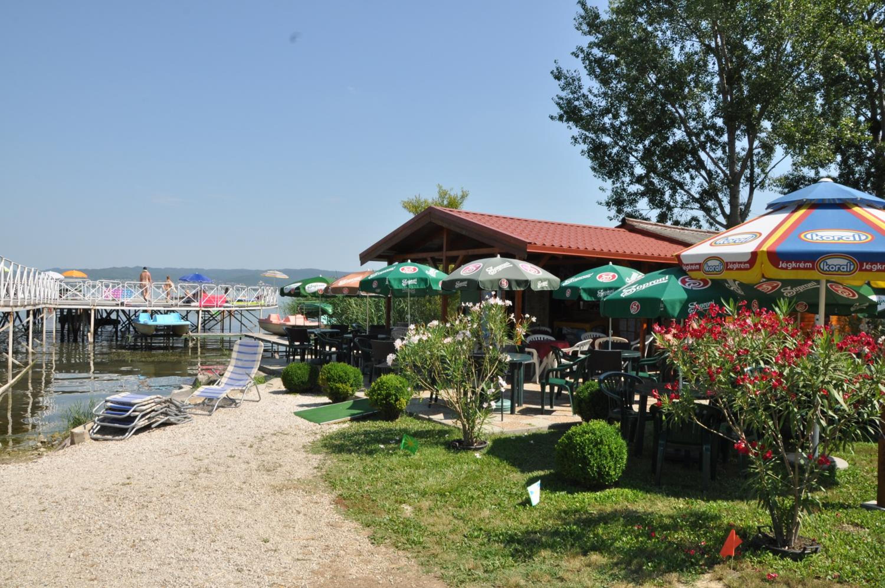 NaturExpert Mobilházak-FKK Nudista Kemping Balatonberény
