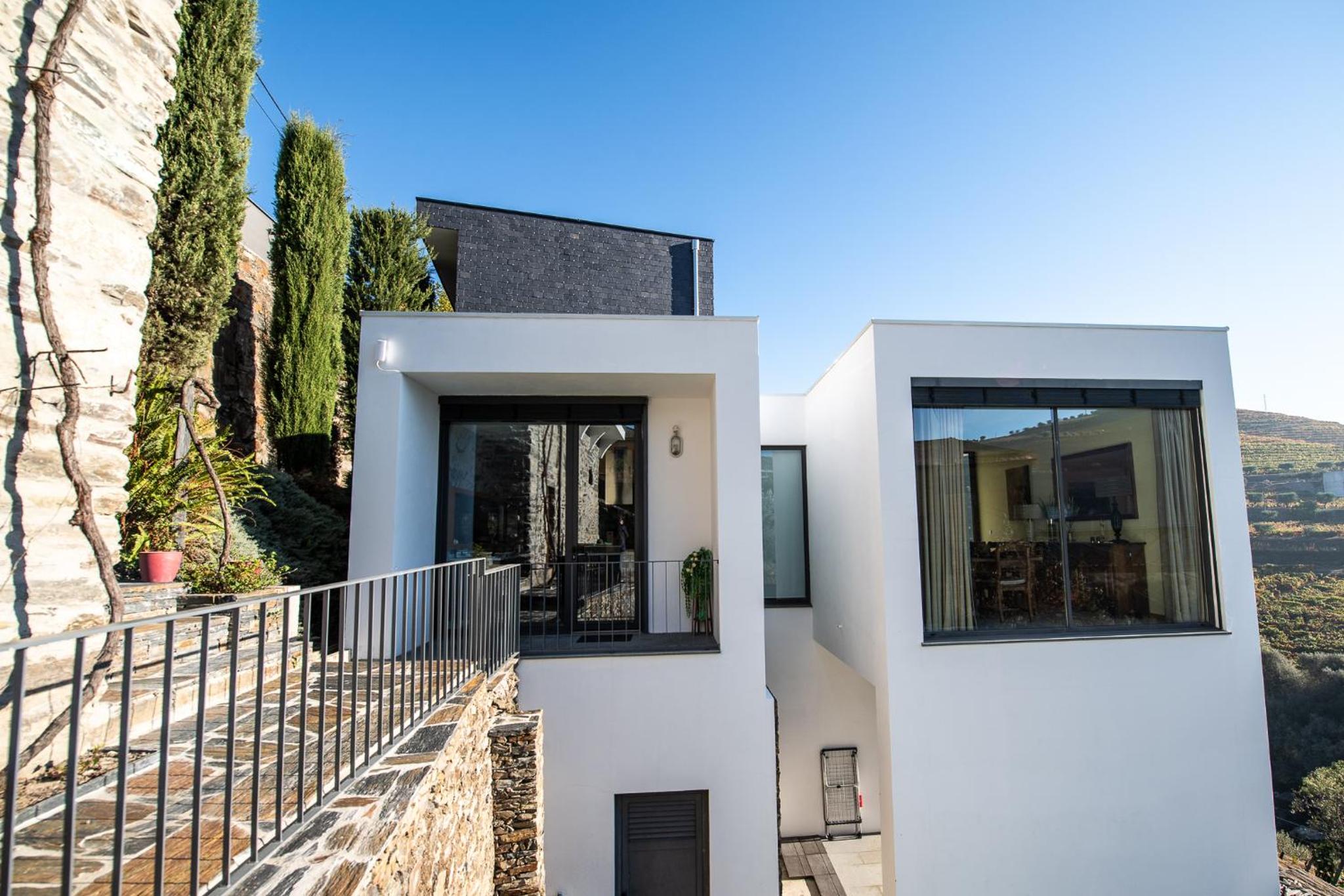 Casa Foz do Corgo - private pool, gardens and river access view 4