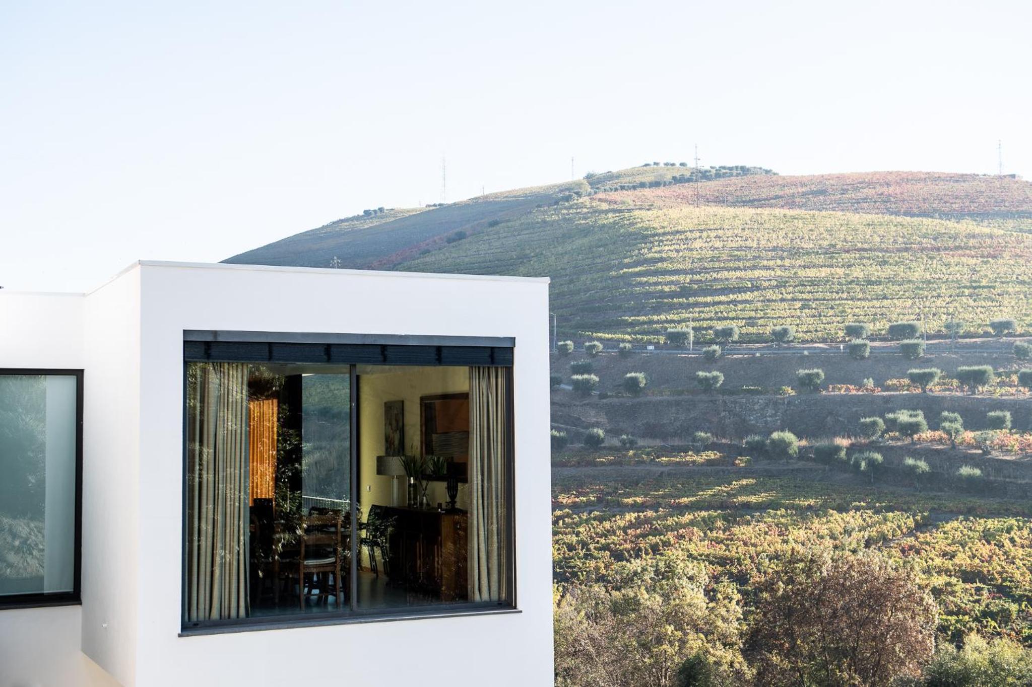 Hotel Casa Foz do Corgo - private pool, gardens and river access - Image 1