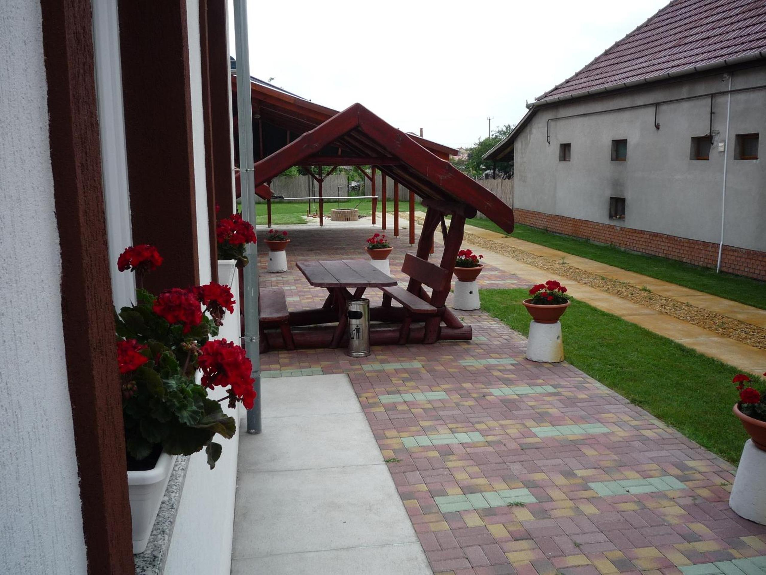 Photo 9
