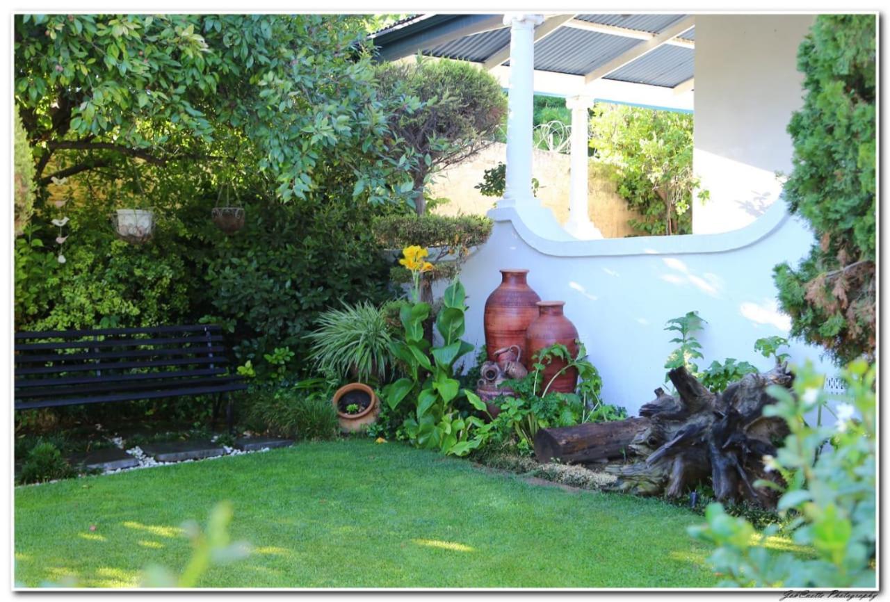 Tortelduif Cottage OfftheGrid view 2