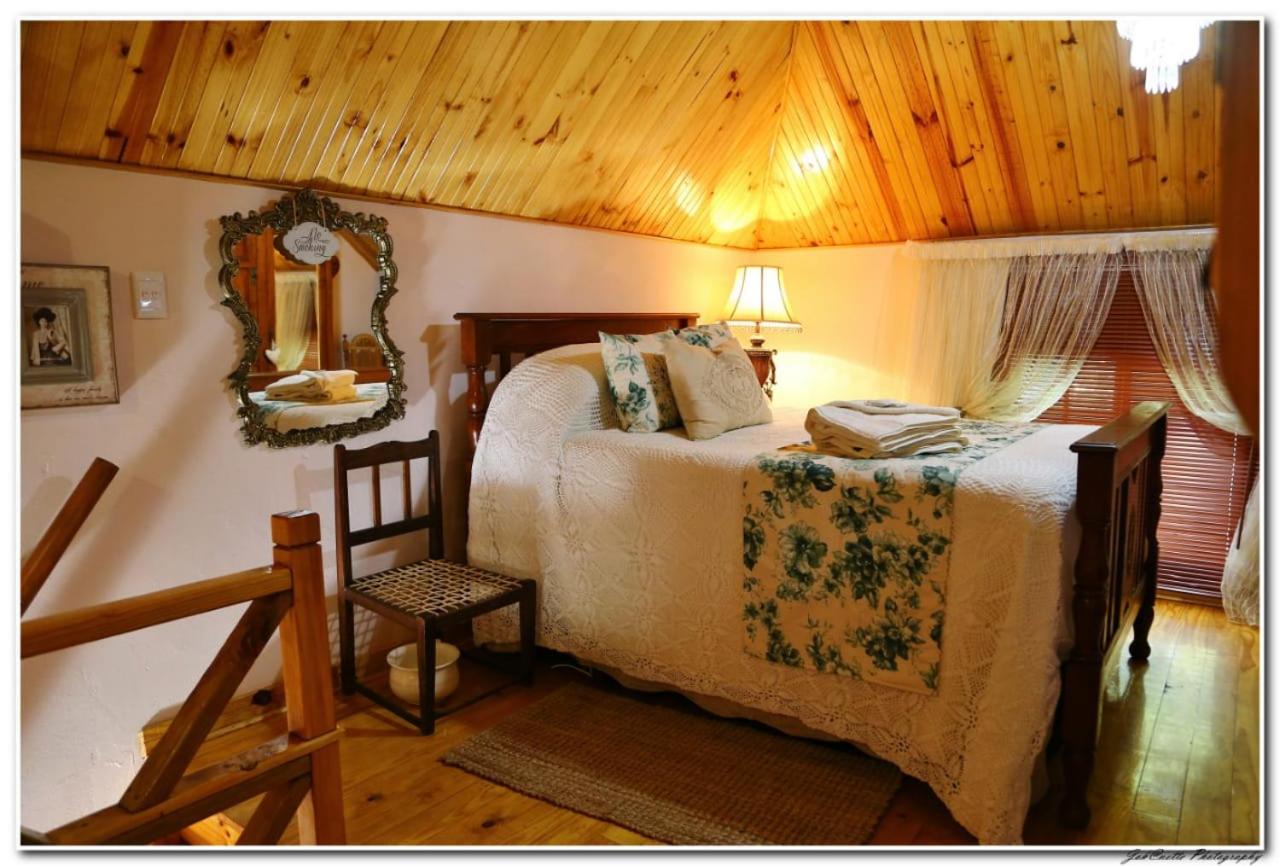 Tortelduif Cottage OfftheGrid view 3