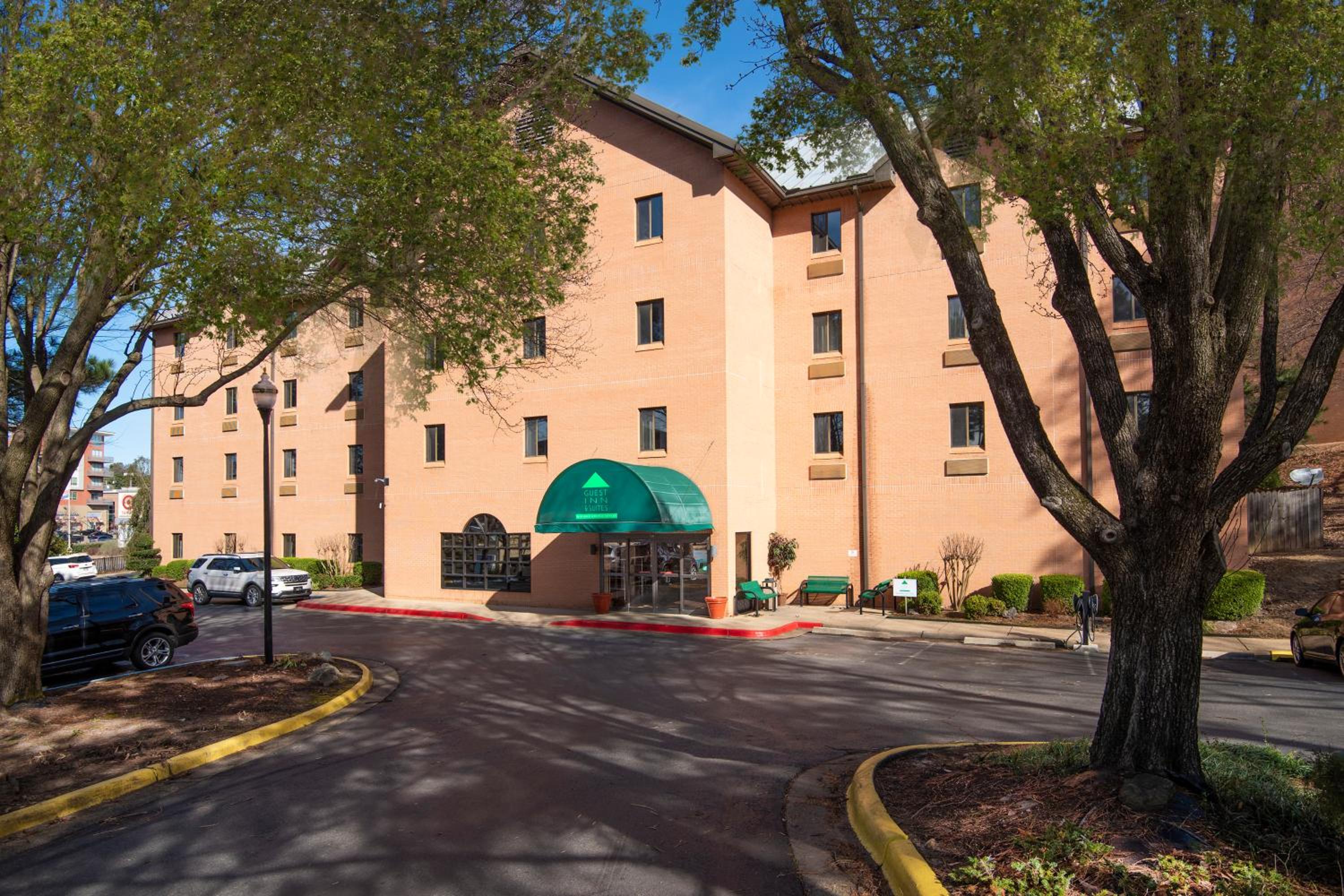 Hotel Guest Inn & Suites - Midtown Medical Center - Image 1