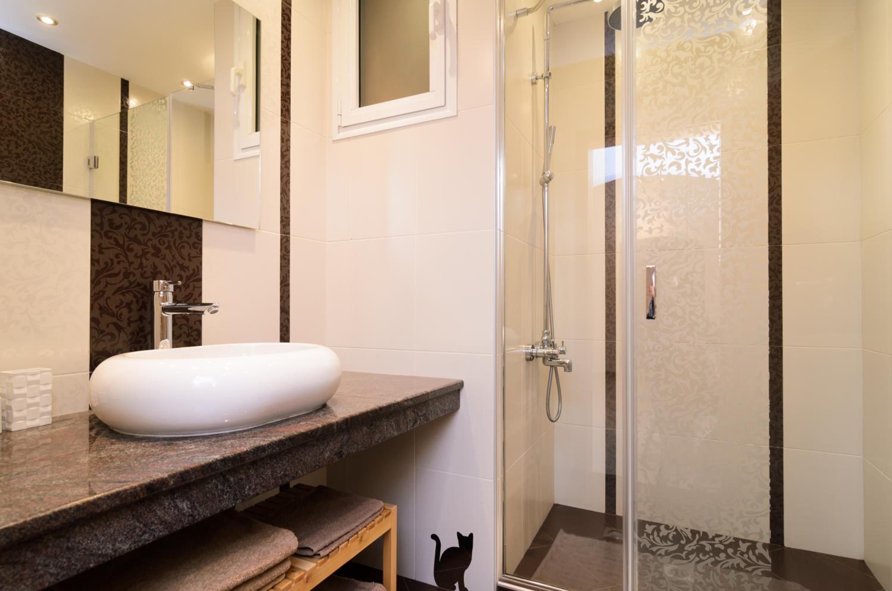 Rise & Shine Sofia Luxury Apartment view 5