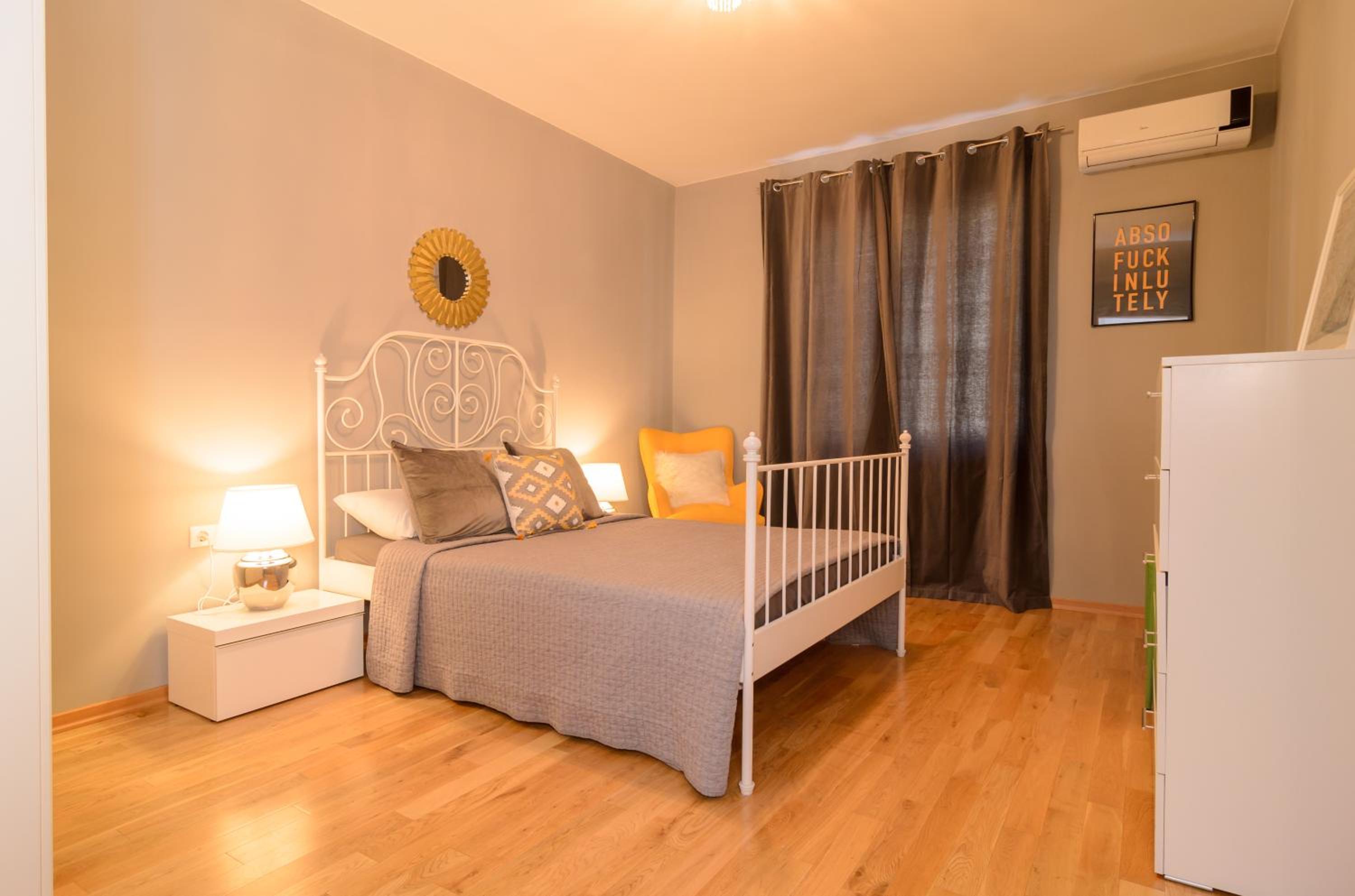 Rise & Shine Sofia Luxury Apartment view 3