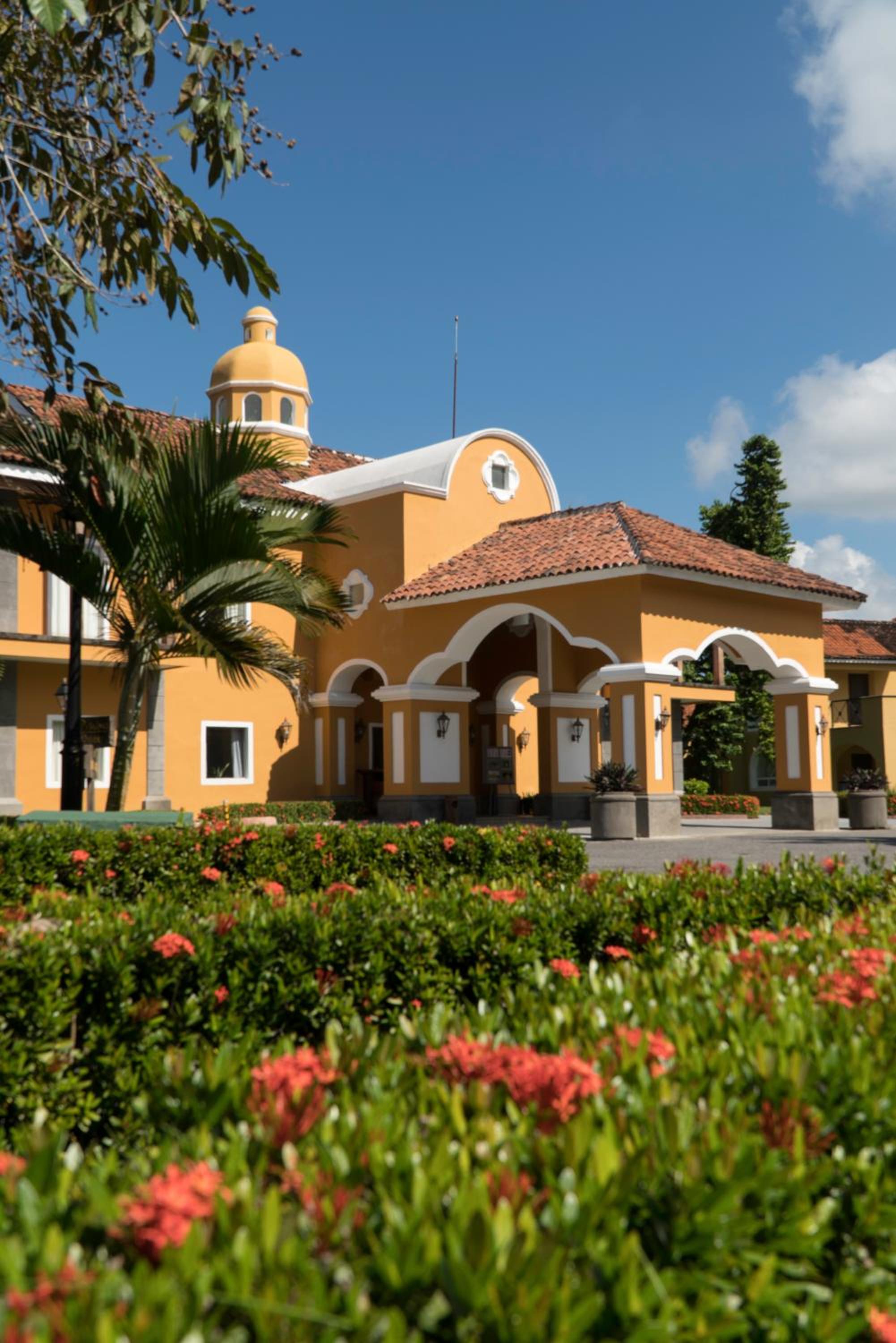 Hotel Amatique Bay Hotel - Image 1