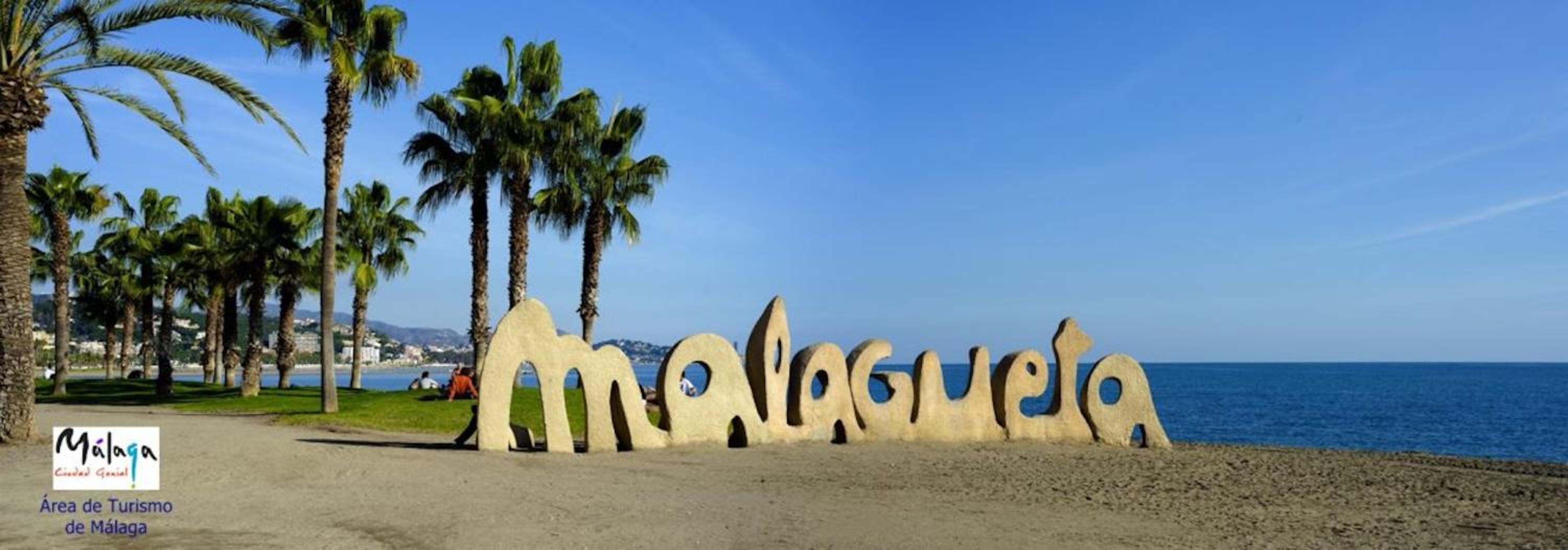 Holidays2Malaga Refino Pool and Parking