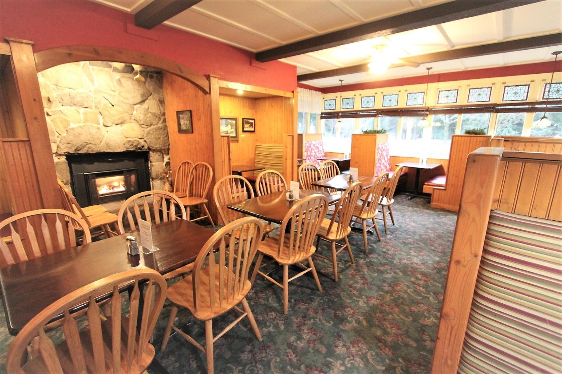 Alexander's Lodge