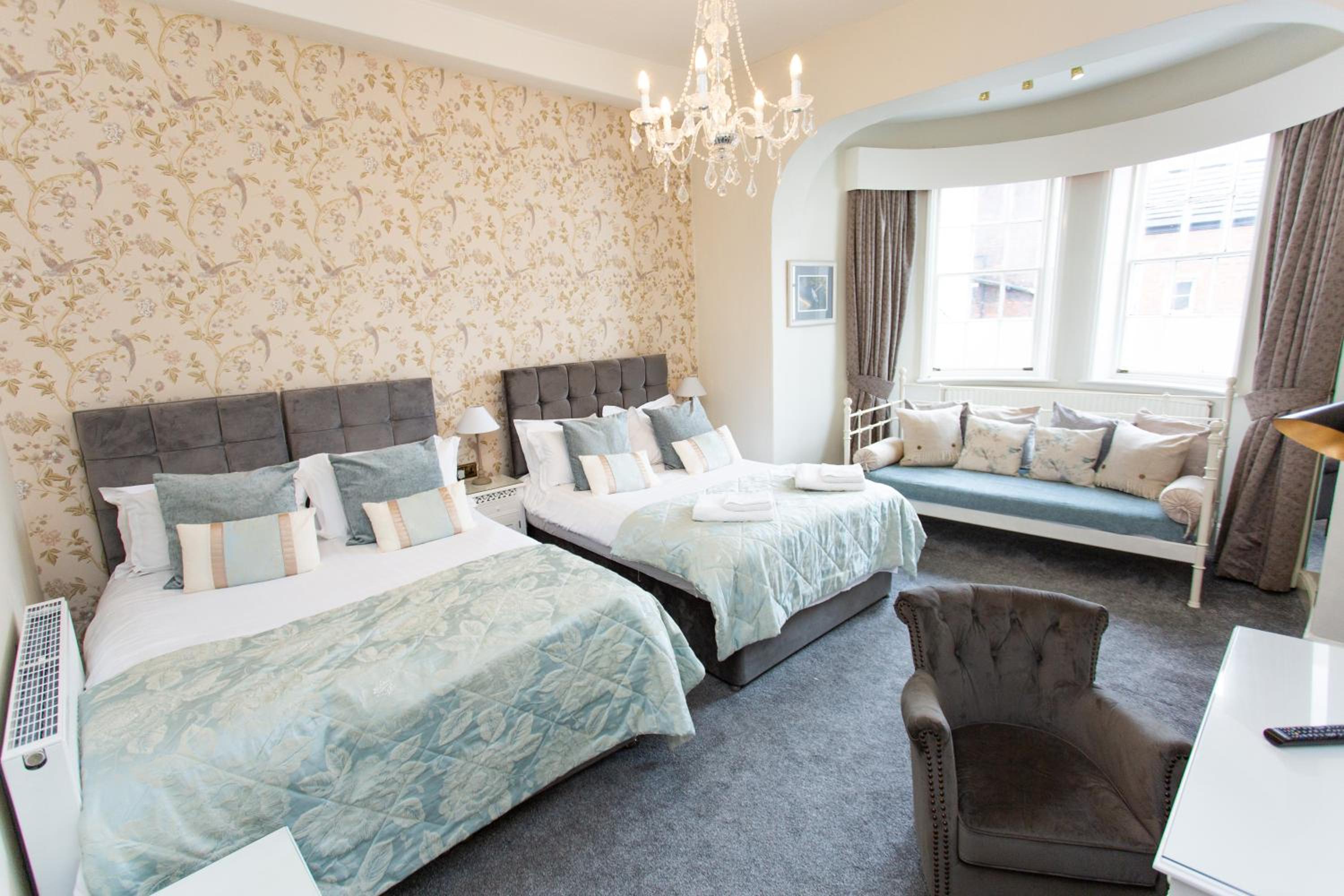 The Queens Hotel