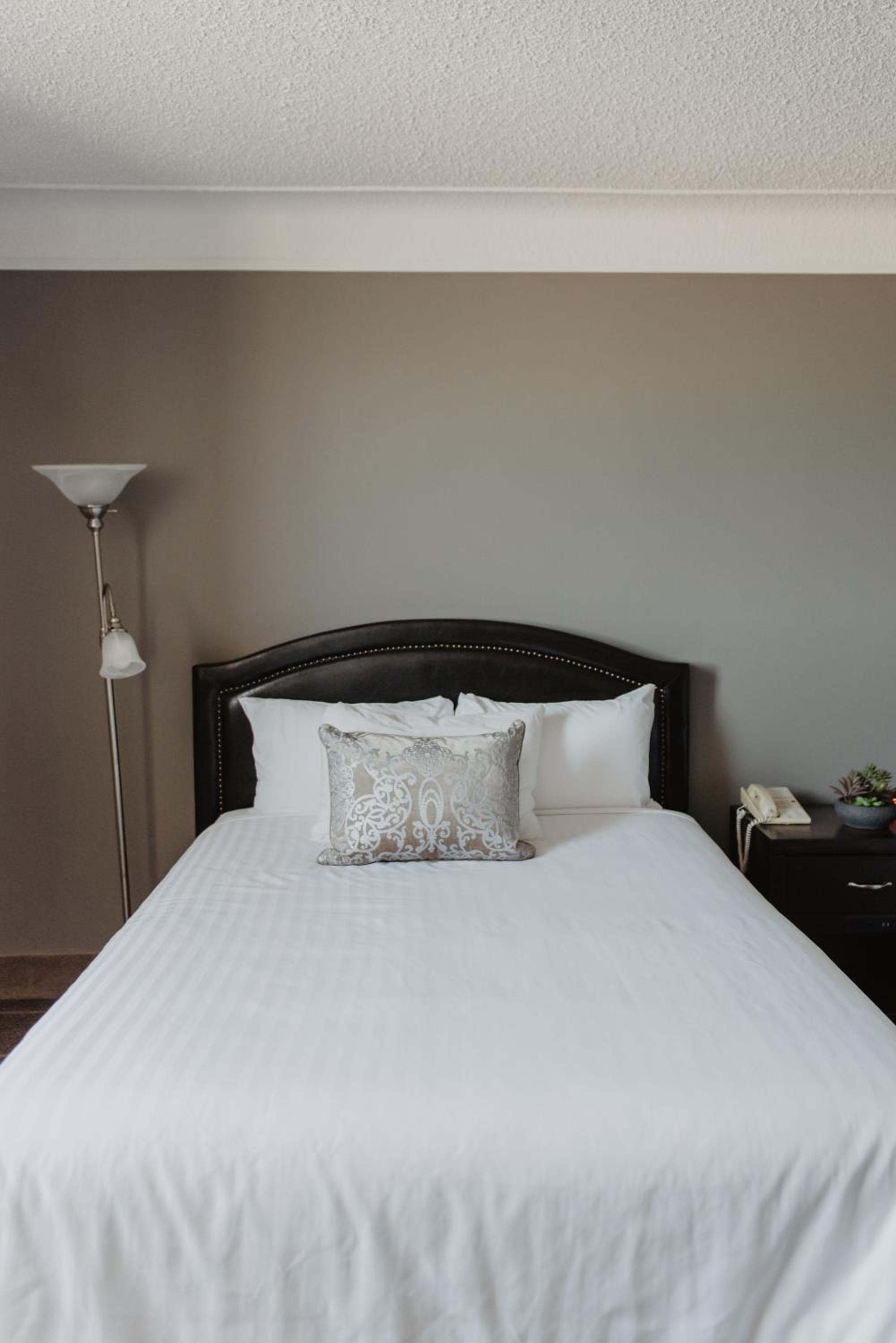 Thunder Bay Vacations - Prince Arthur Waterfront Hotel  Suites - Property Image 5