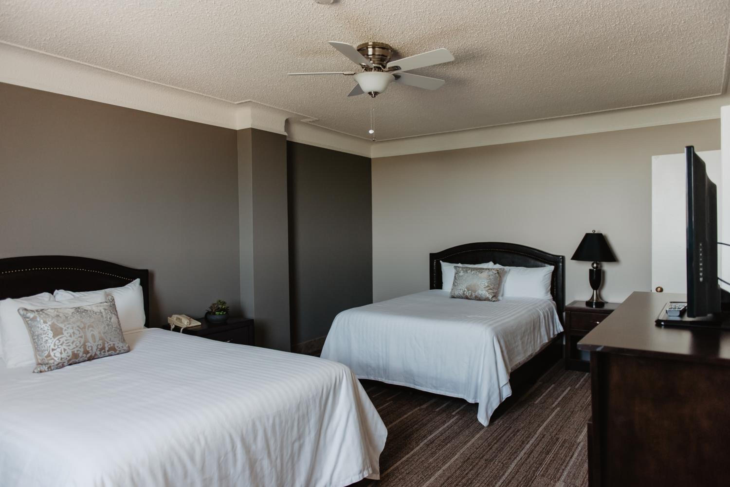 Thunder Bay Vacations - Prince Arthur Waterfront Hotel  Suites - Property Image 4