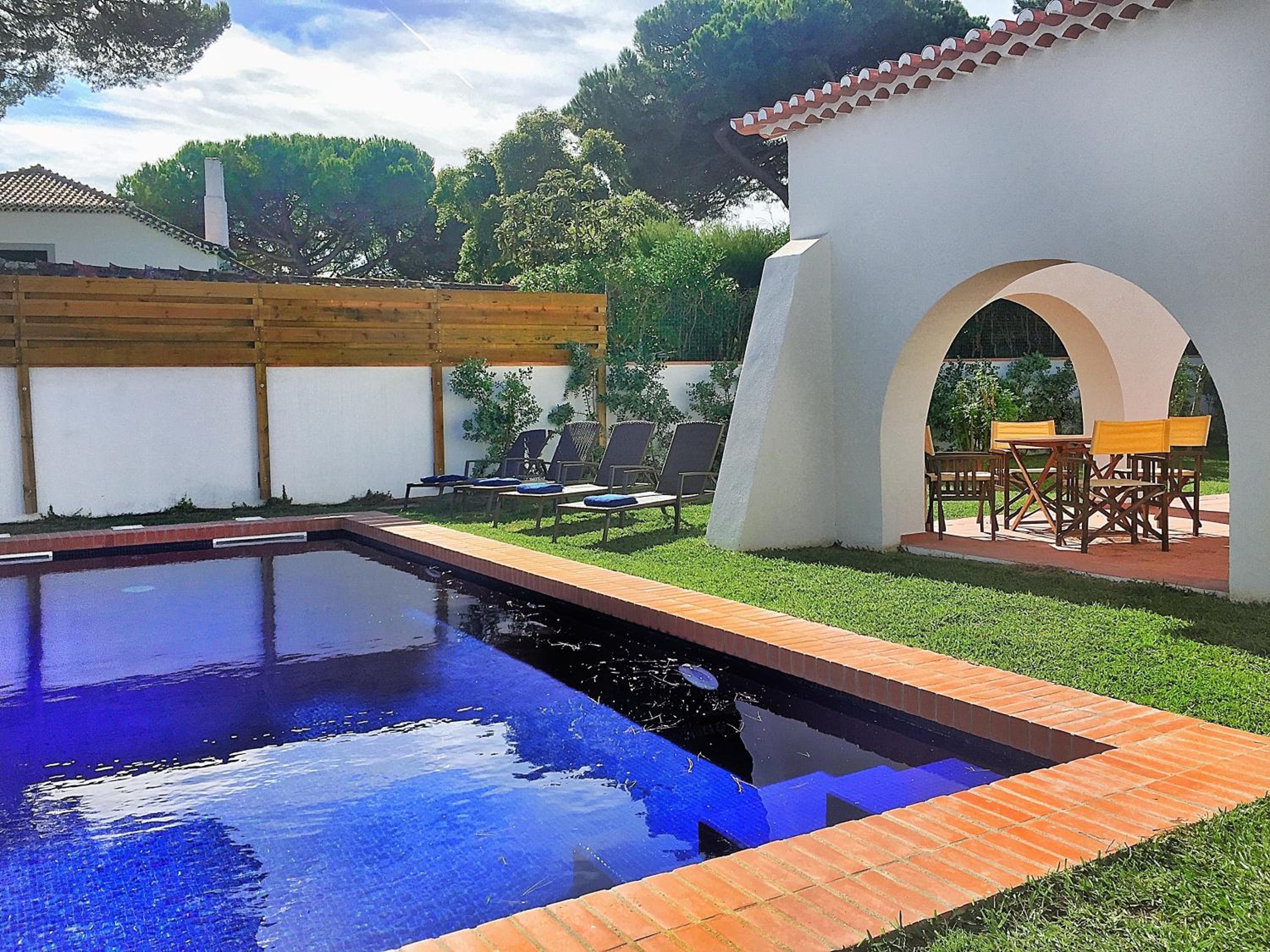 DOMUS QUIETA Quiet home, pool near beach for family & friends view 3